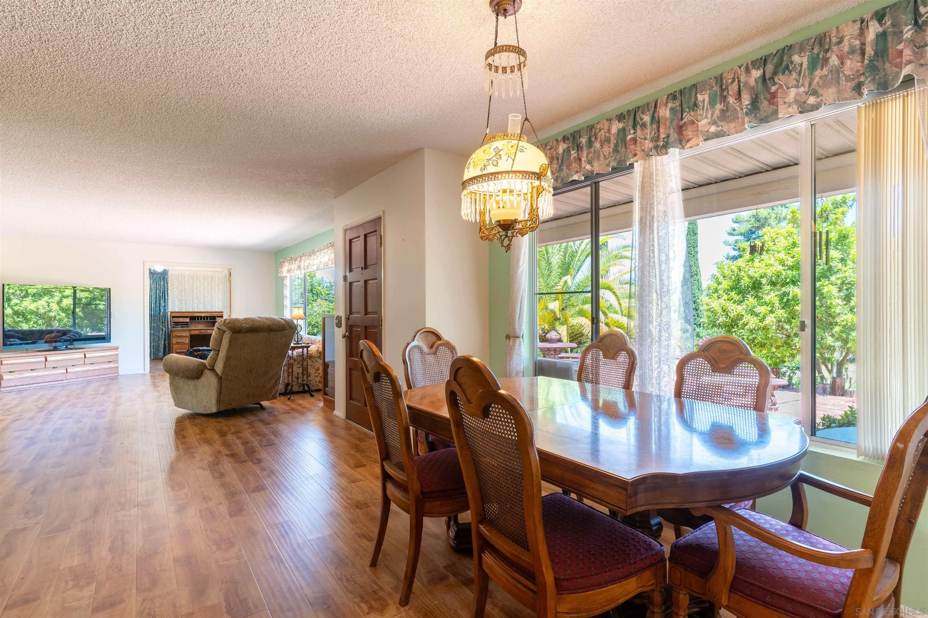 https://cdn.realtyfeed.com/cdn/127/250029729/ef4bb9a1c9383a60e37f96150f9887d7.webp