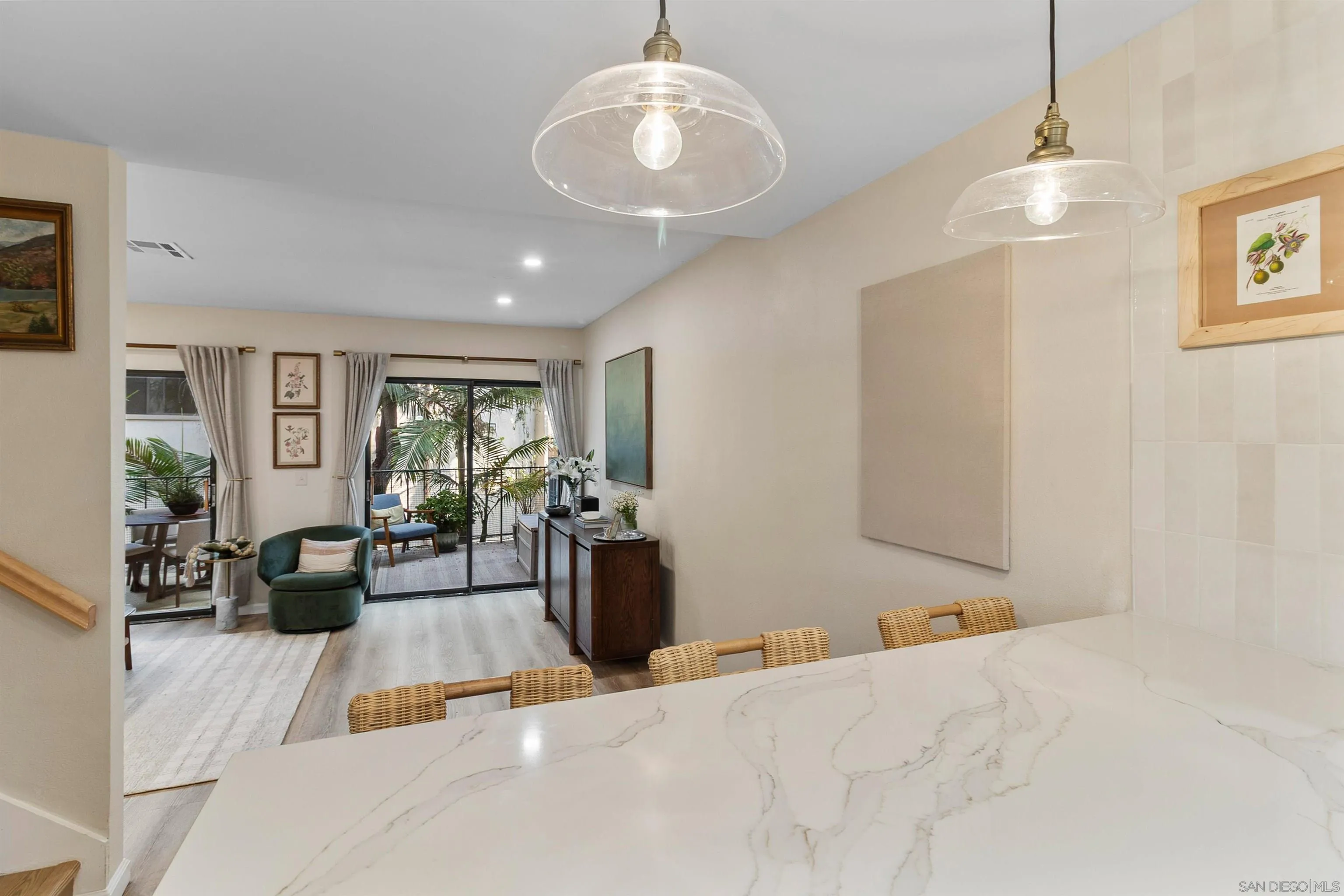 https://cdn.realtyfeed.com/cdn/127/250029750/6a9f3f08bb296bbd5d40e33022a858e7.webp