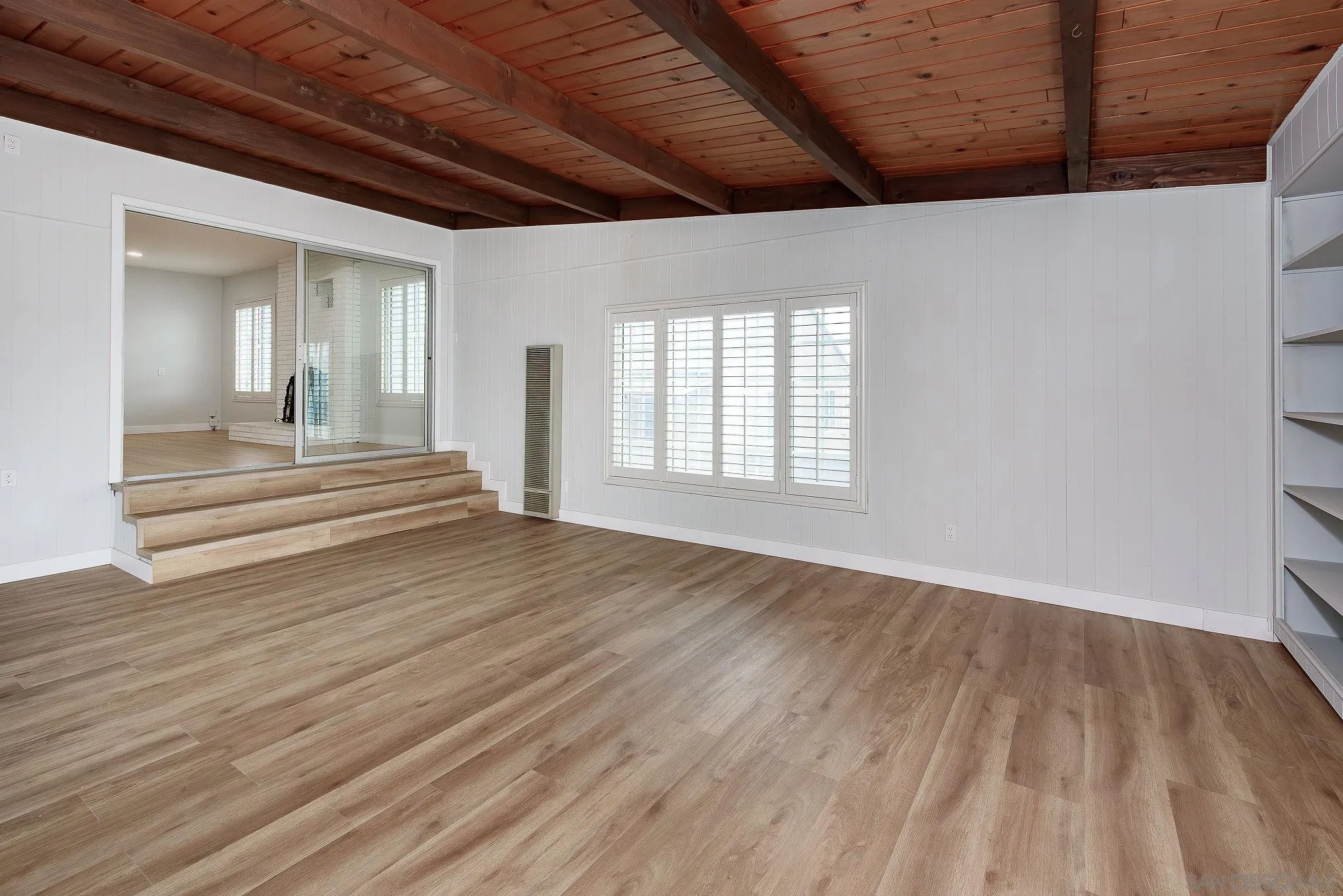 https://cdn.realtyfeed.com/cdn/127/250029786/29f96e70b57217a1aa2b4de2ffab47a3.webp