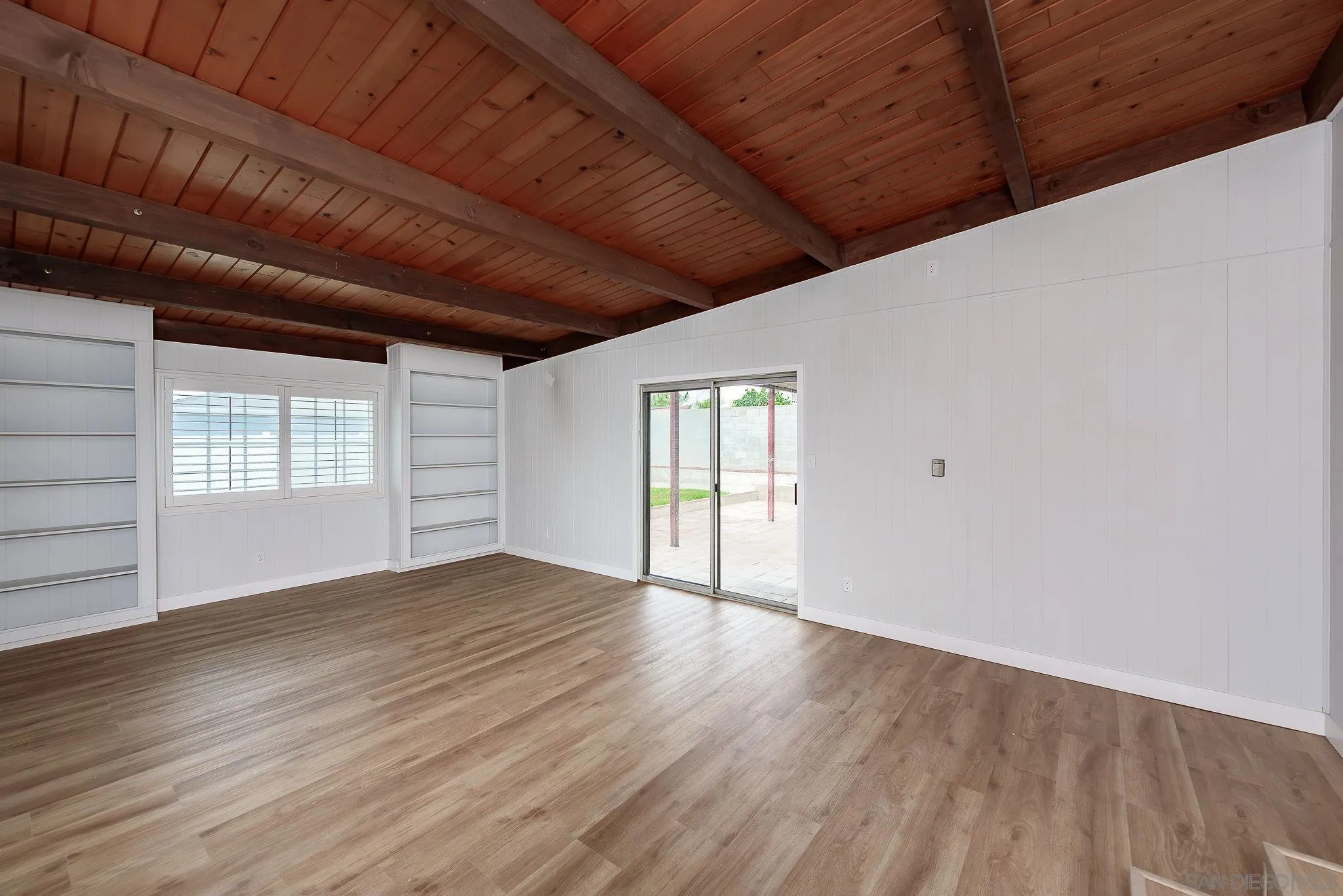 https://cdn.realtyfeed.com/cdn/127/250029786/48656c6907fbd42405384e39752aaed9.webp