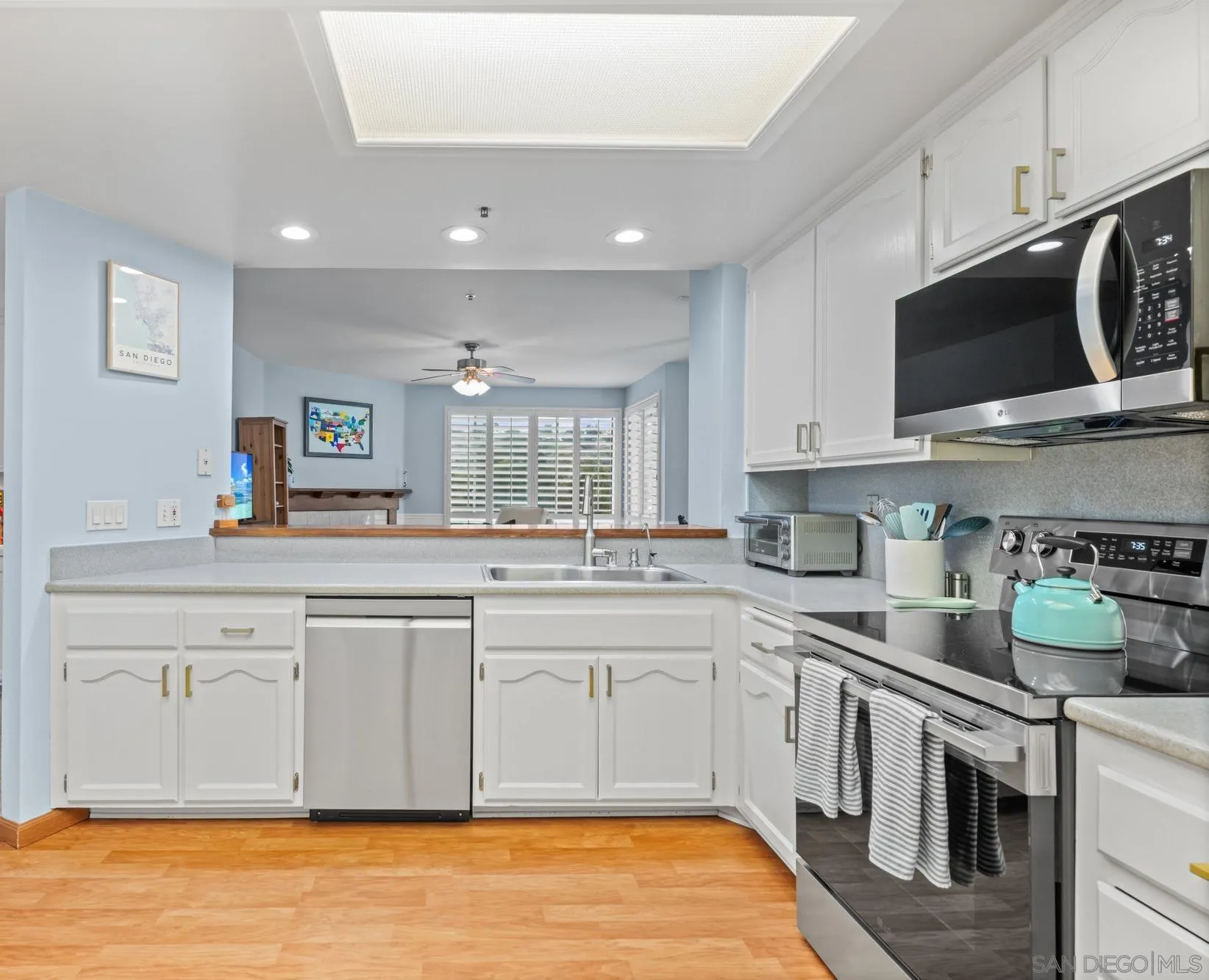 Photo #3: 250029801 Listing 