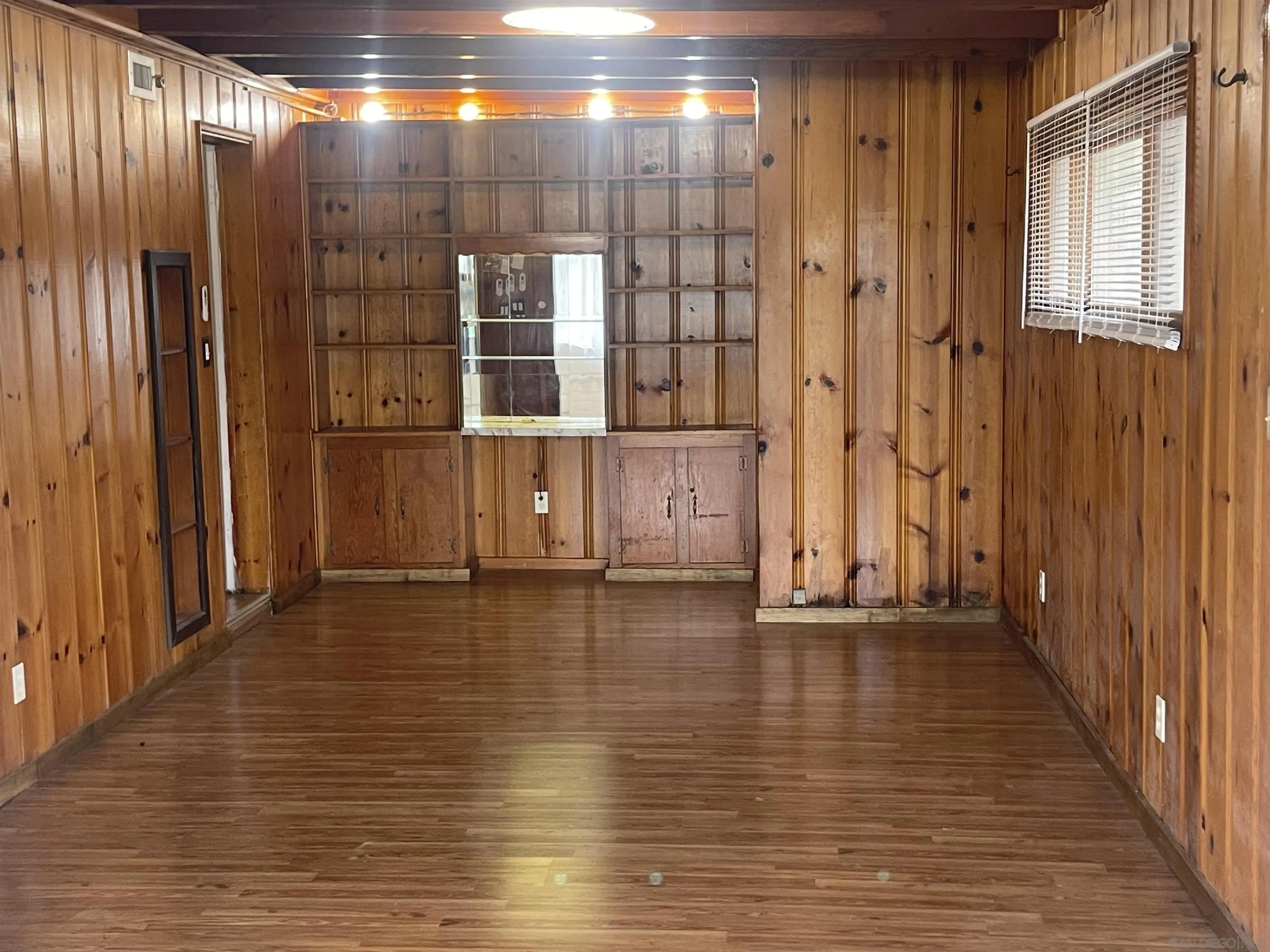 https://cdn.realtyfeed.com/cdn/127/250029816/227c29d3f751468228d124a84004ab46.webp