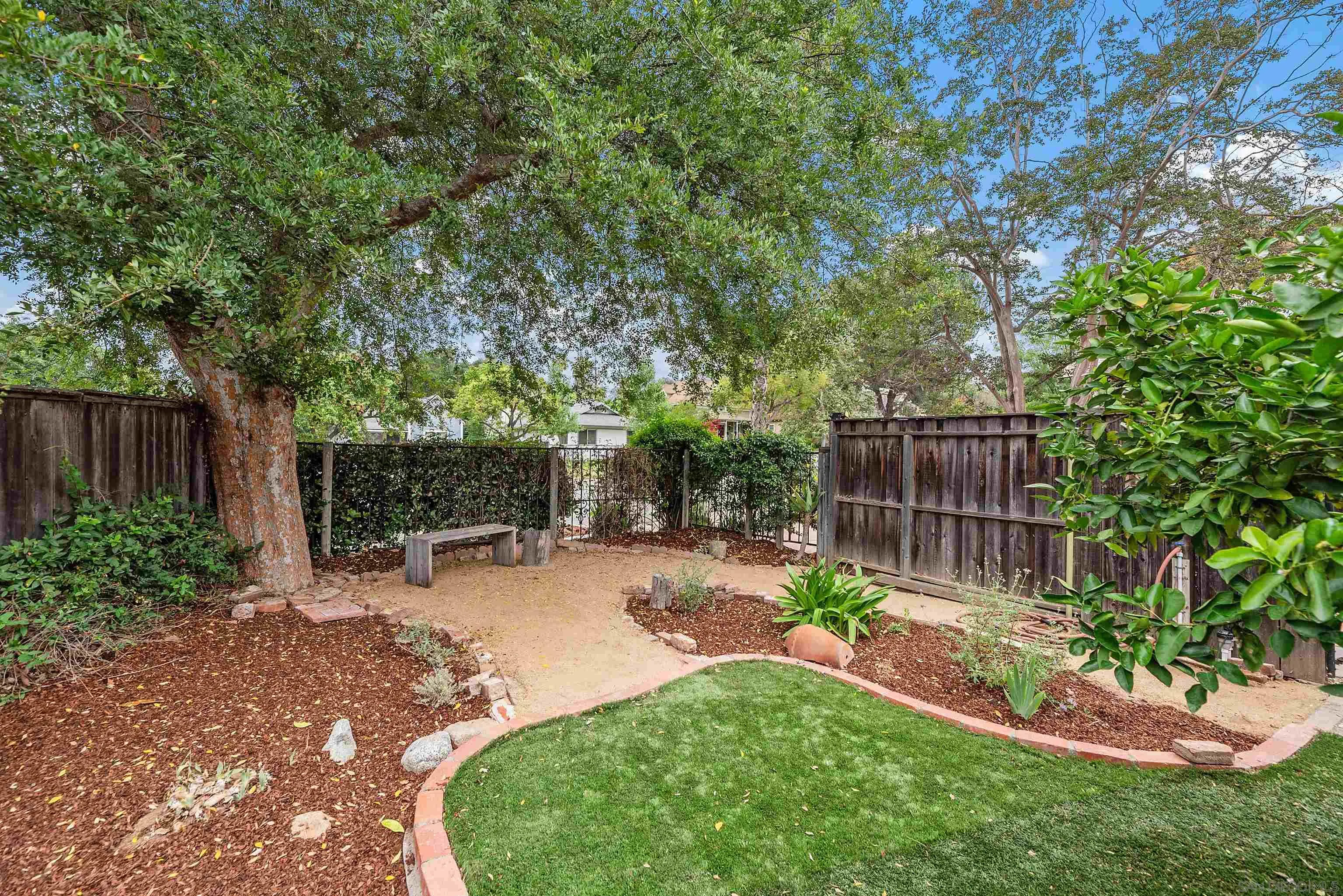 https://cdn.realtyfeed.com/cdn/127/250029833/188b89515e6cb80f637c674027057ead.webp