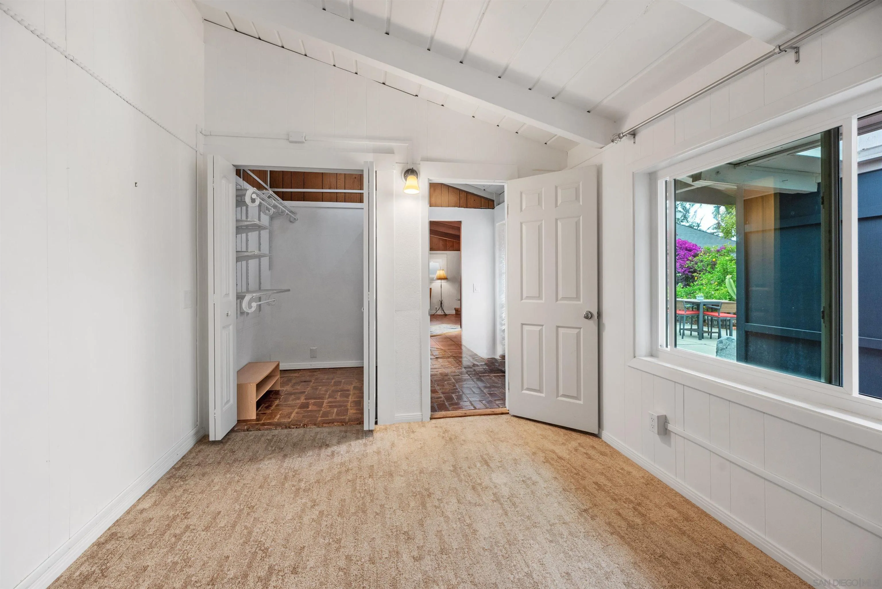 https://cdn.realtyfeed.com/cdn/127/250029833/6bd0eb3649a38ff8306b67ba459cf410.webp