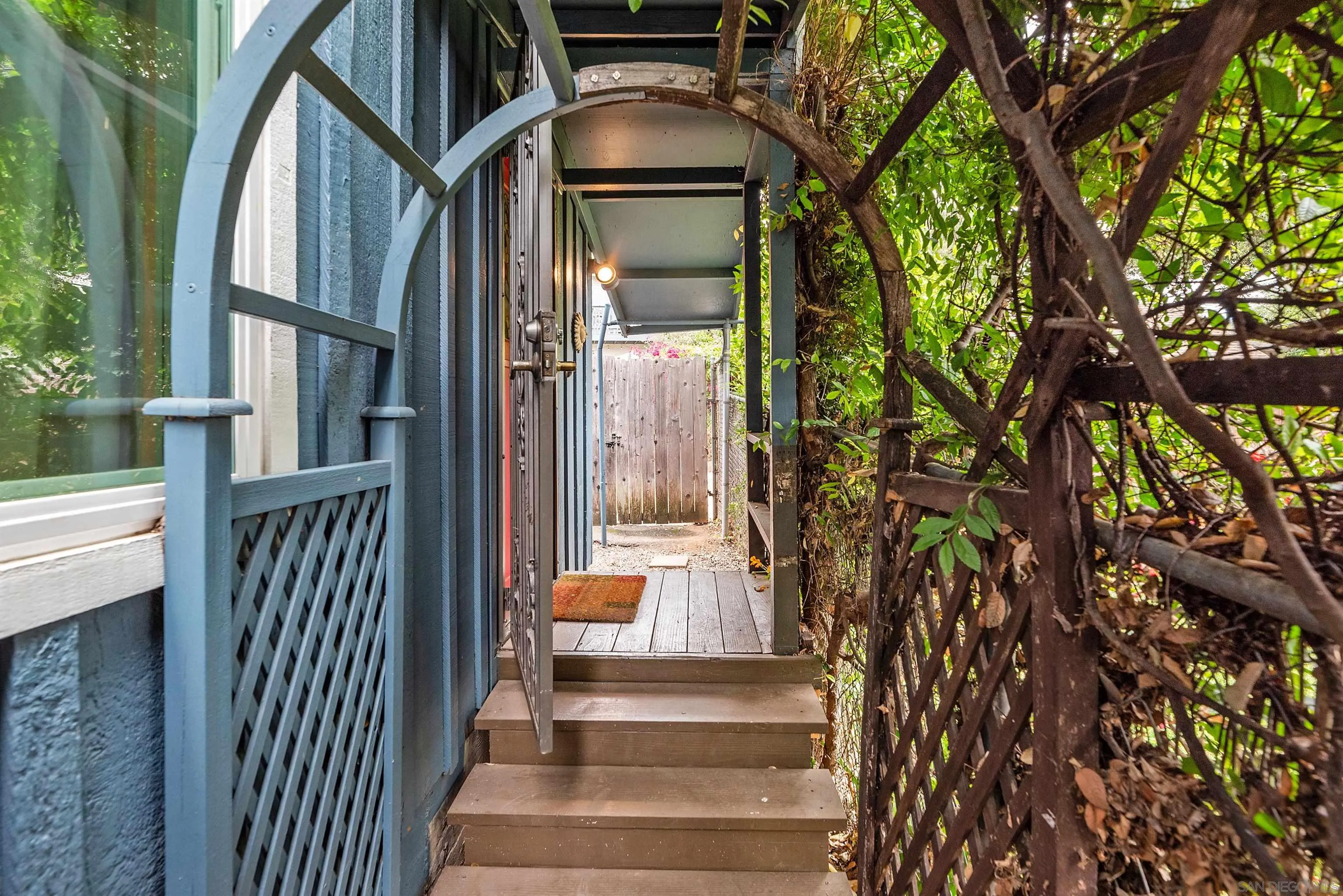 https://cdn.realtyfeed.com/cdn/127/250029833/92fbfa09b277226ab1e837444173758d.webp