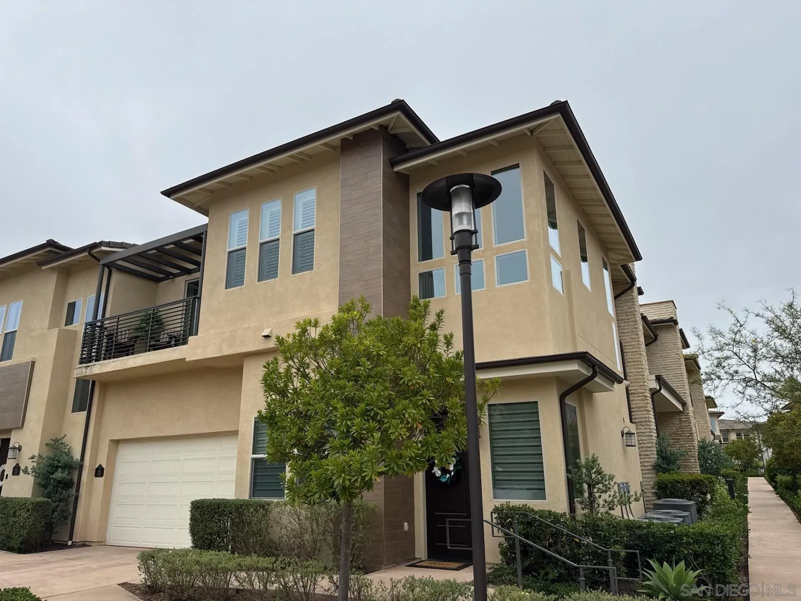 More Details about MLS # 250029859 : 16750 COYOTE BUSH DR UNIT 20