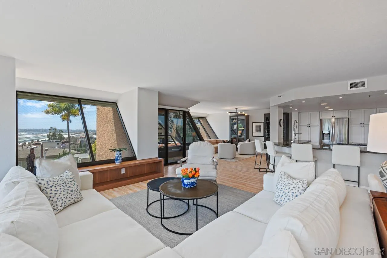 Photo #3: 250029860 Listing 
