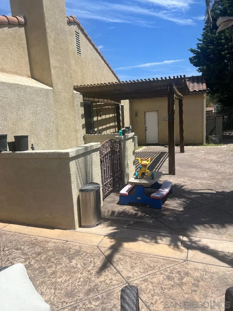 https://cdn.realtyfeed.com/cdn/127/250029879/93b69c15ec5d1b956297d336c01e1be8.webp