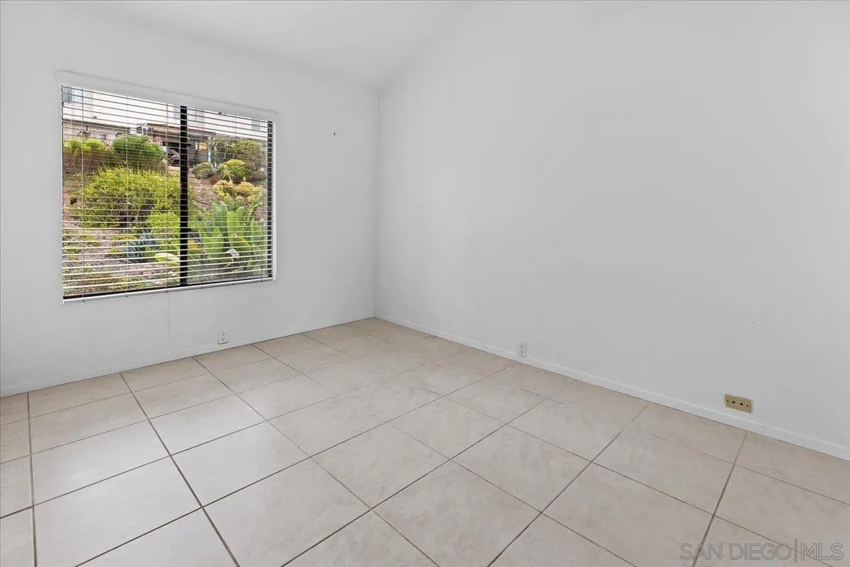 https://cdn.realtyfeed.com/cdn/127/250029881/1bb56989b836aaeb815c7e8151131db6.webp