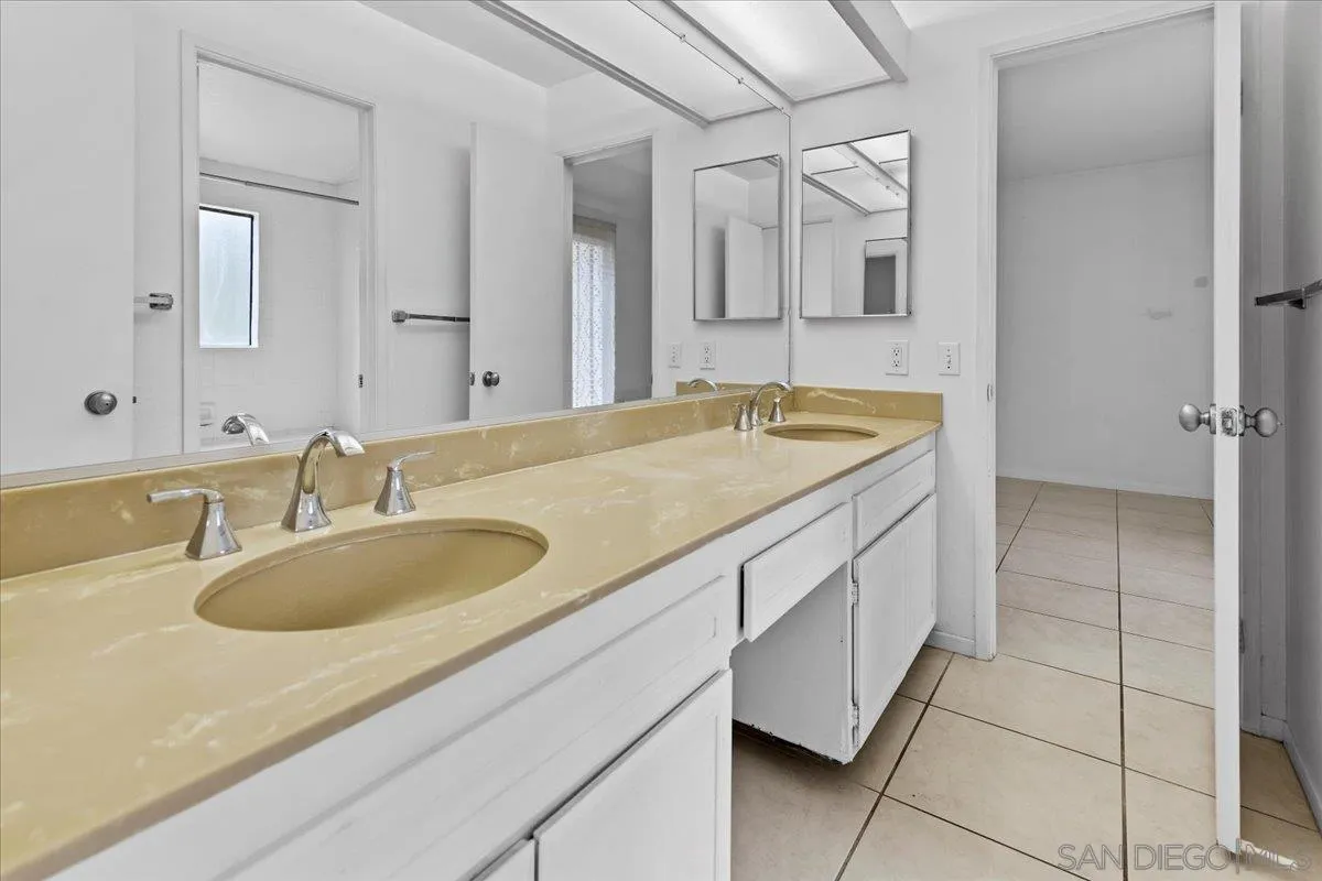 https://cdn.realtyfeed.com/cdn/127/250029881/2f5950c335e85e7feea33678cc5dd100.webp