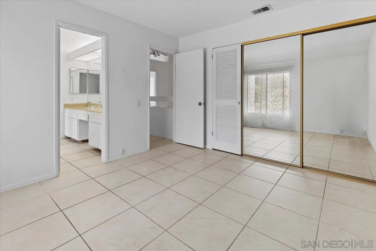 https://cdn.realtyfeed.com/cdn/127/250029881/79f85c53d44b637a51b64b379e0a2d35.webp