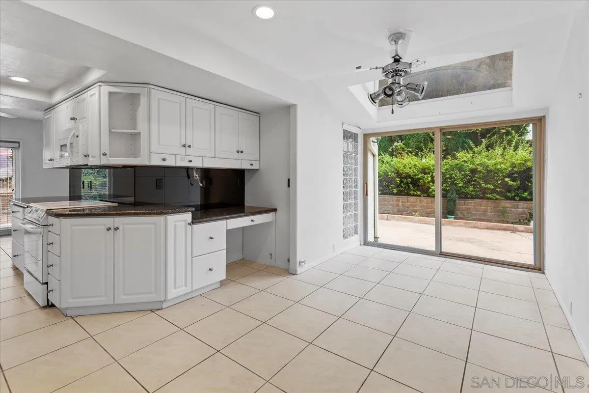 https://cdn.realtyfeed.com/cdn/127/250029881/861605195f660e905f1ec468a64d8f09.webp