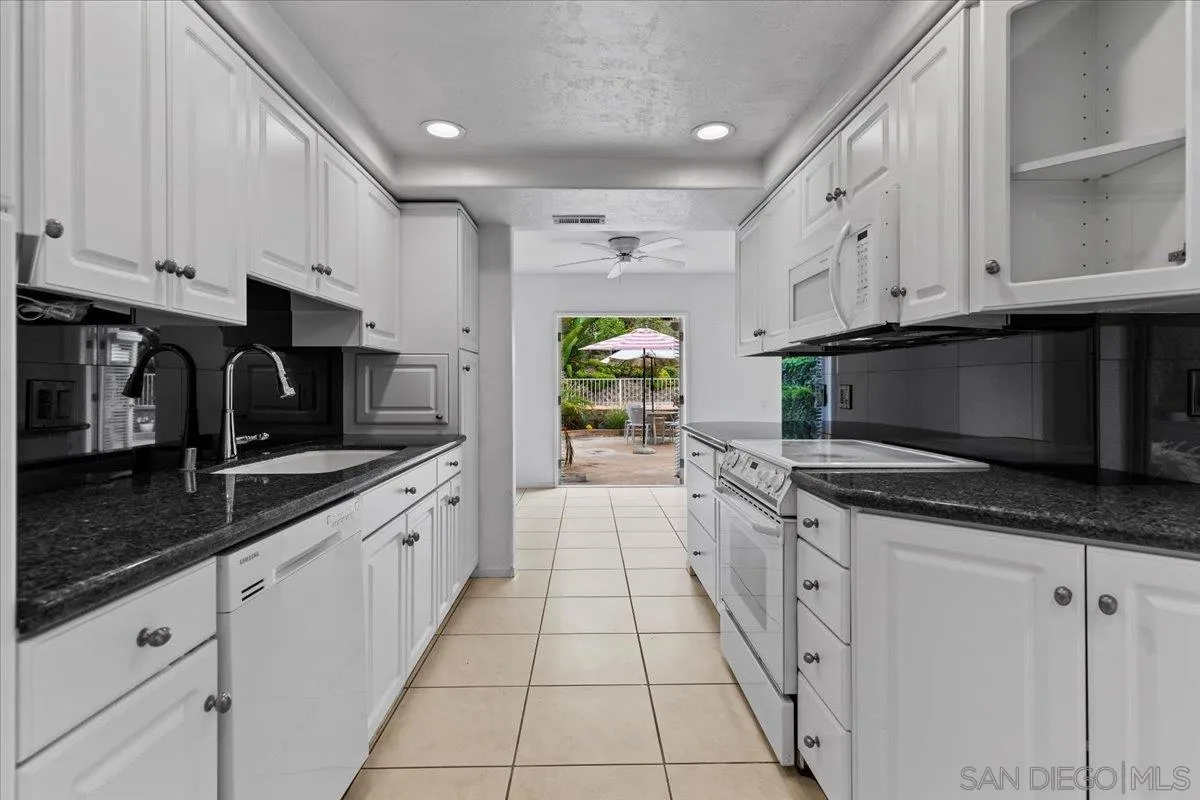 https://cdn.realtyfeed.com/cdn/127/250029881/cf7a8a6a7959c40367117b689f264be5.webp