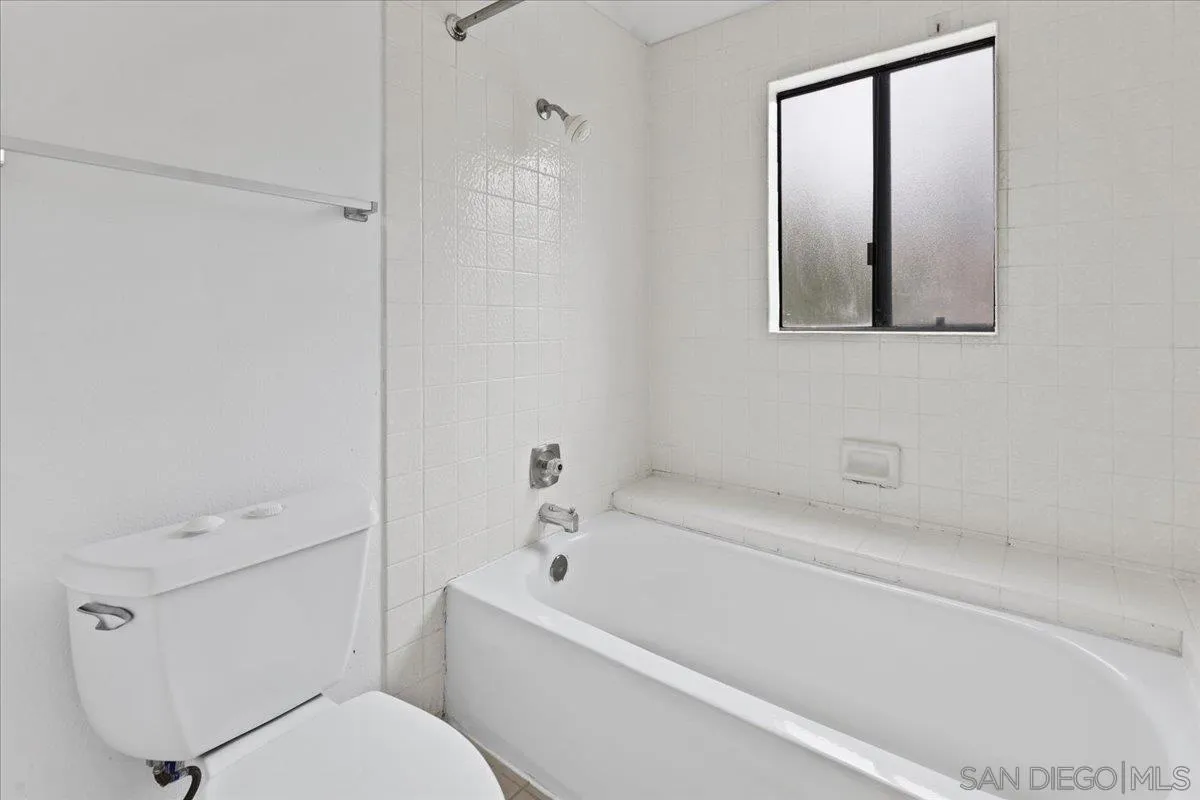 https://cdn.realtyfeed.com/cdn/127/250029881/ea65a4bd2bf9bdca08b35993bf3439d1.webp