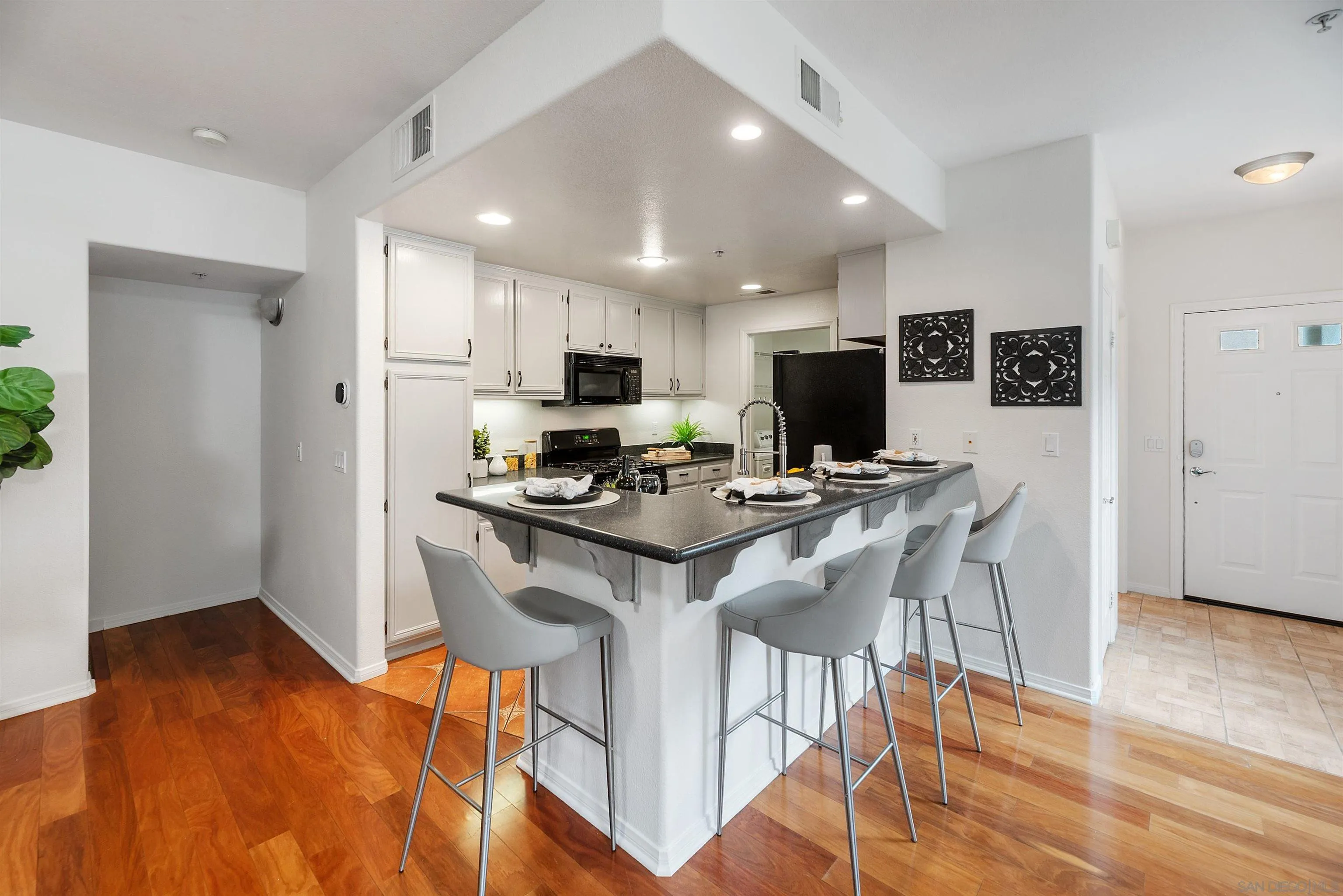 https://cdn.realtyfeed.com/cdn/127/250029884/23e5963918c2129db9c88181632a9058.webp