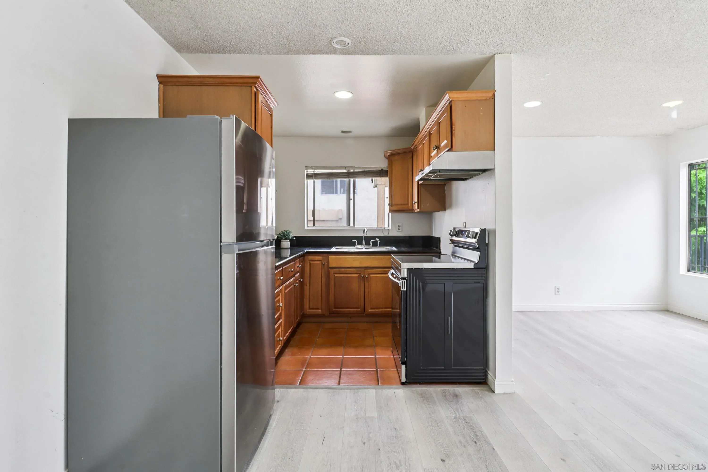 Photo #6: 250029898 Listing 