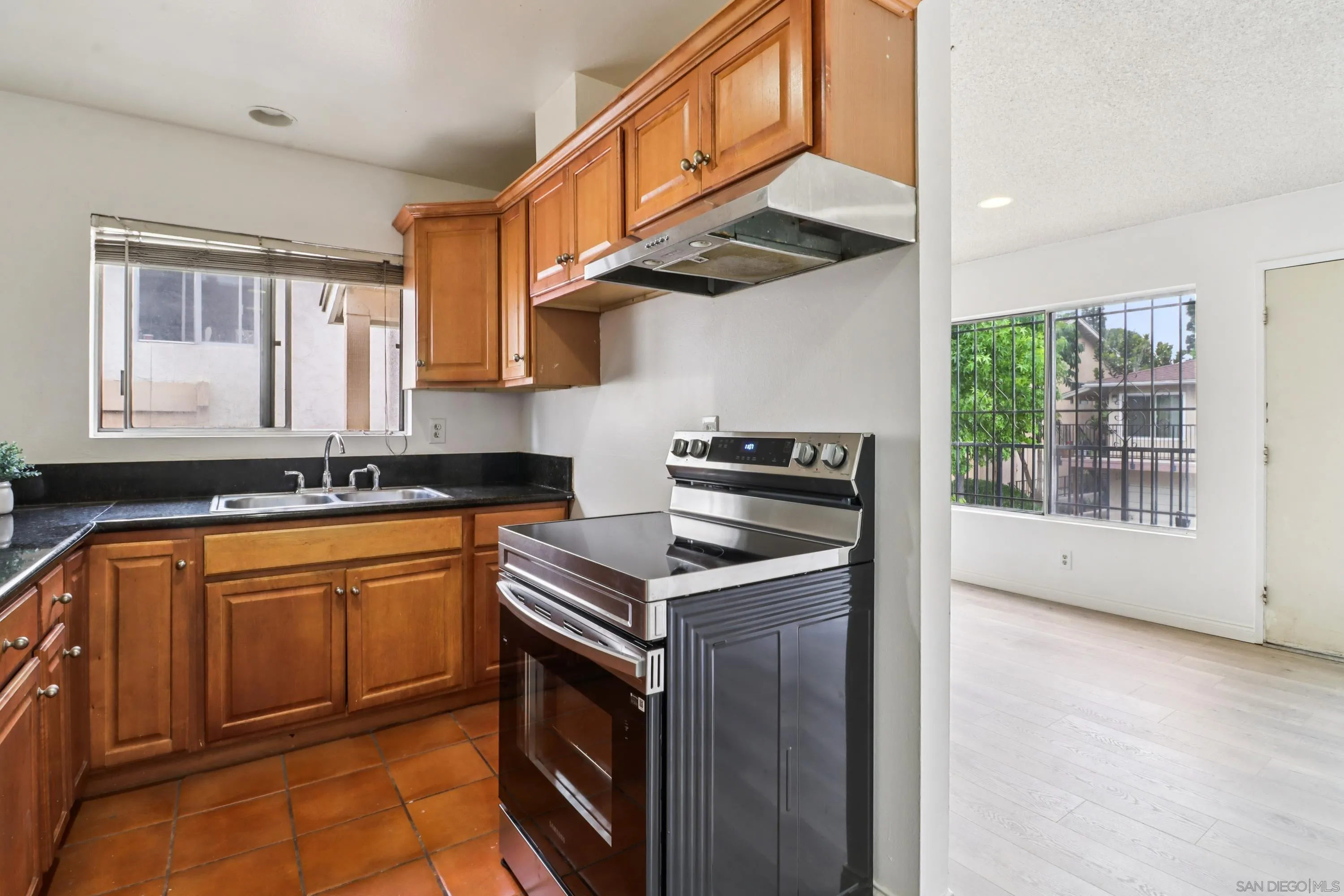 Photo #5: 250029898 Listing 