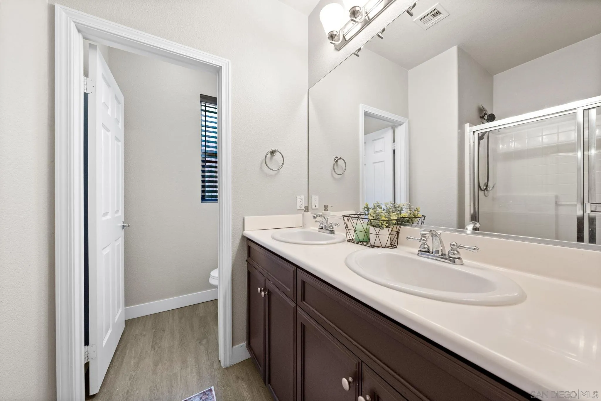 Photo #23: 250029907 Listing: Photo #23