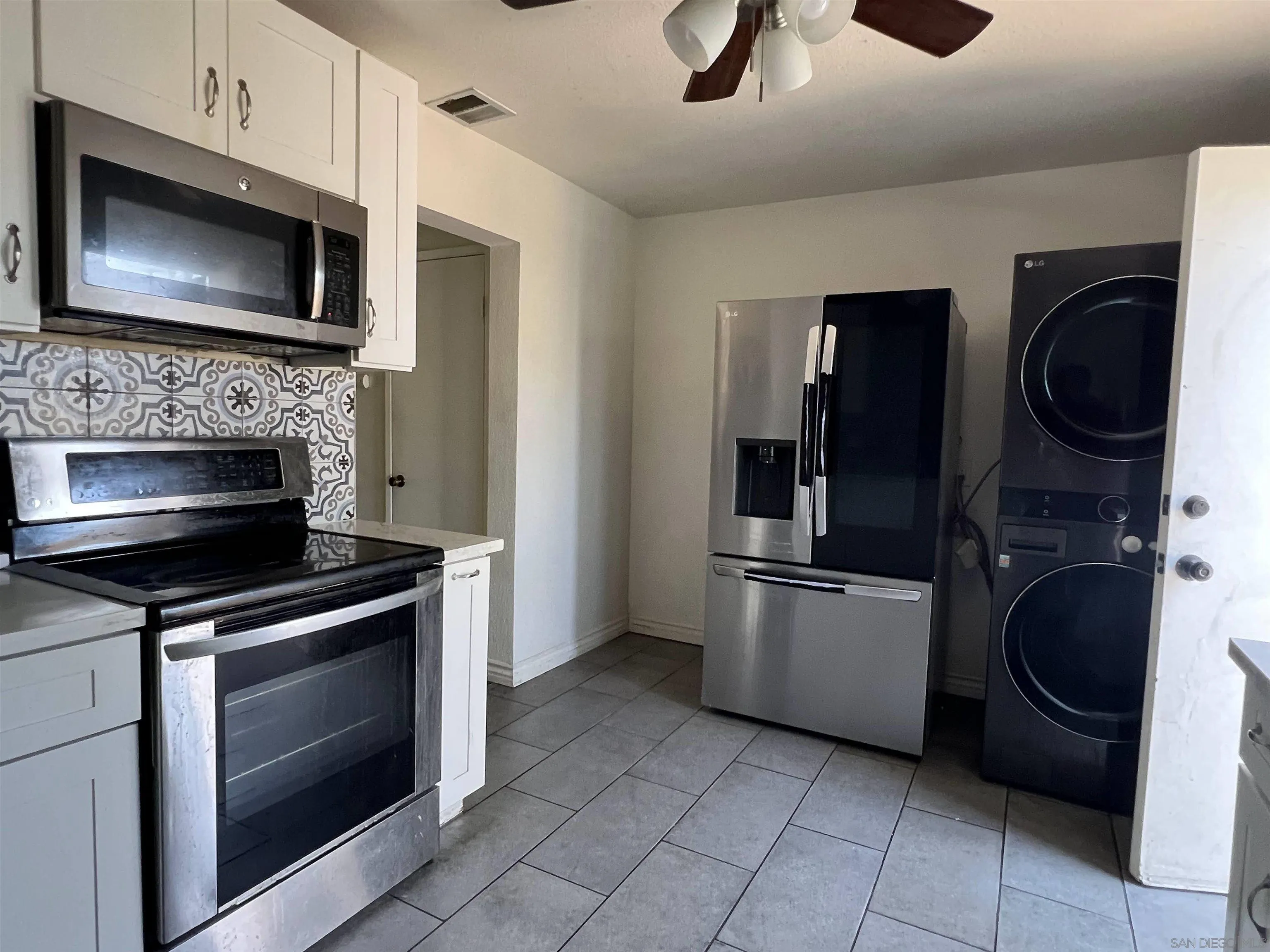 Photo #3: 250029911 Listing 