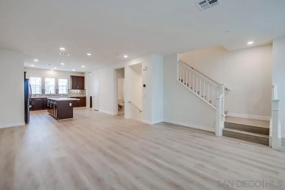 Photo #4: 250029916 Listing 
