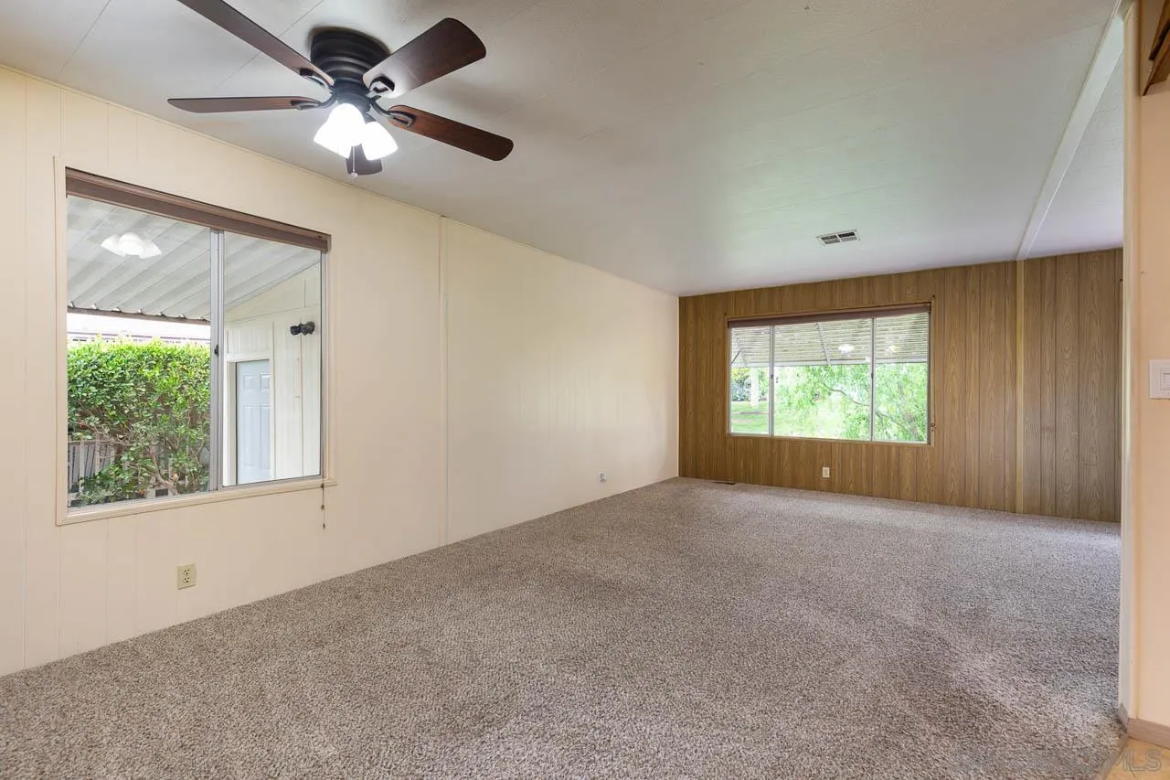 https://cdn.realtyfeed.com/cdn/127/250029920/f58aae67d32cd669dcef44d91987d99e.webp