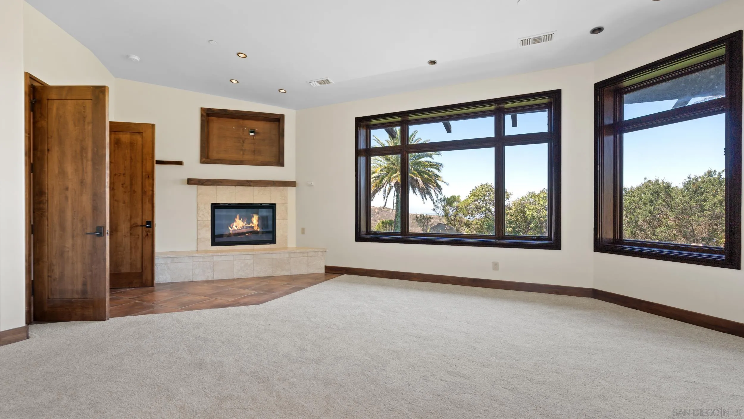 https://cdn.realtyfeed.com/cdn/127/250029932/1fd6cd7c9411285bb5a4a1968bcc9841.webp