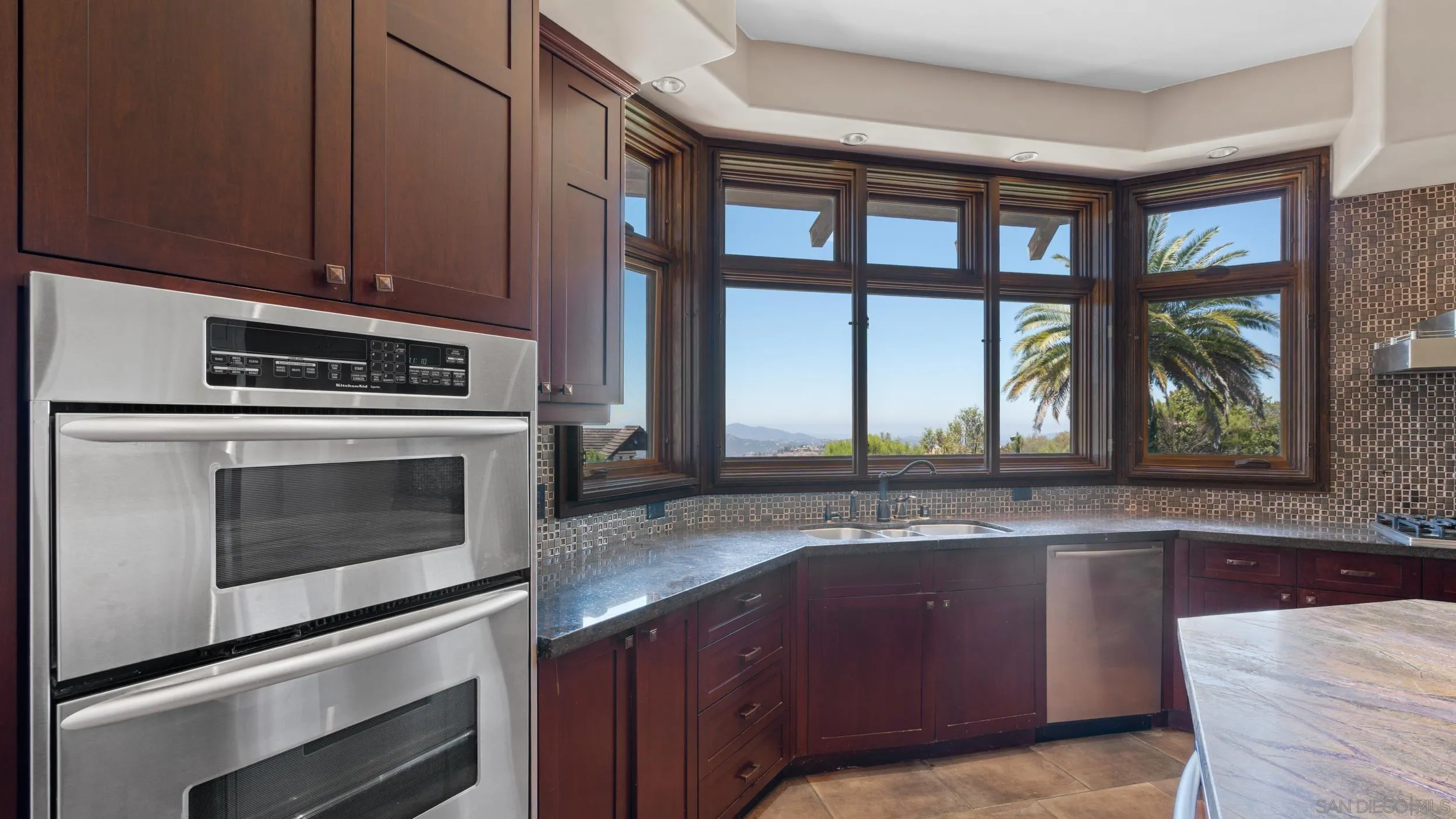 https://cdn.realtyfeed.com/cdn/127/250029932/d13ee63624a5148eef661fd5cb49f43a.webp