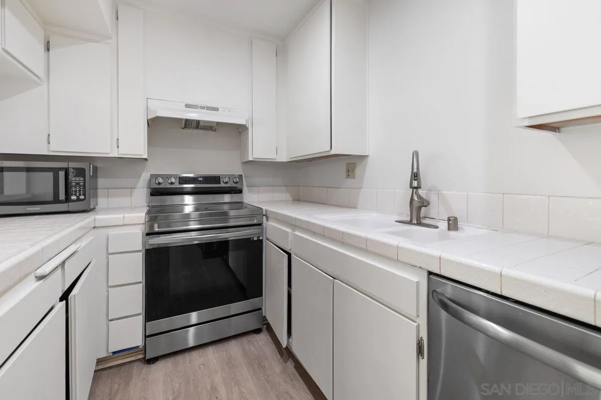 Photo #3: 250029935 Listing 