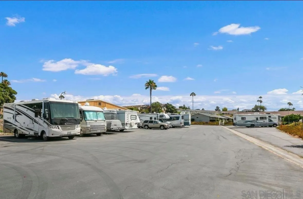 https://cdn.realtyfeed.com/cdn/127/250029964/a09317adeff8b0a4ce48ee840d281e75.webp