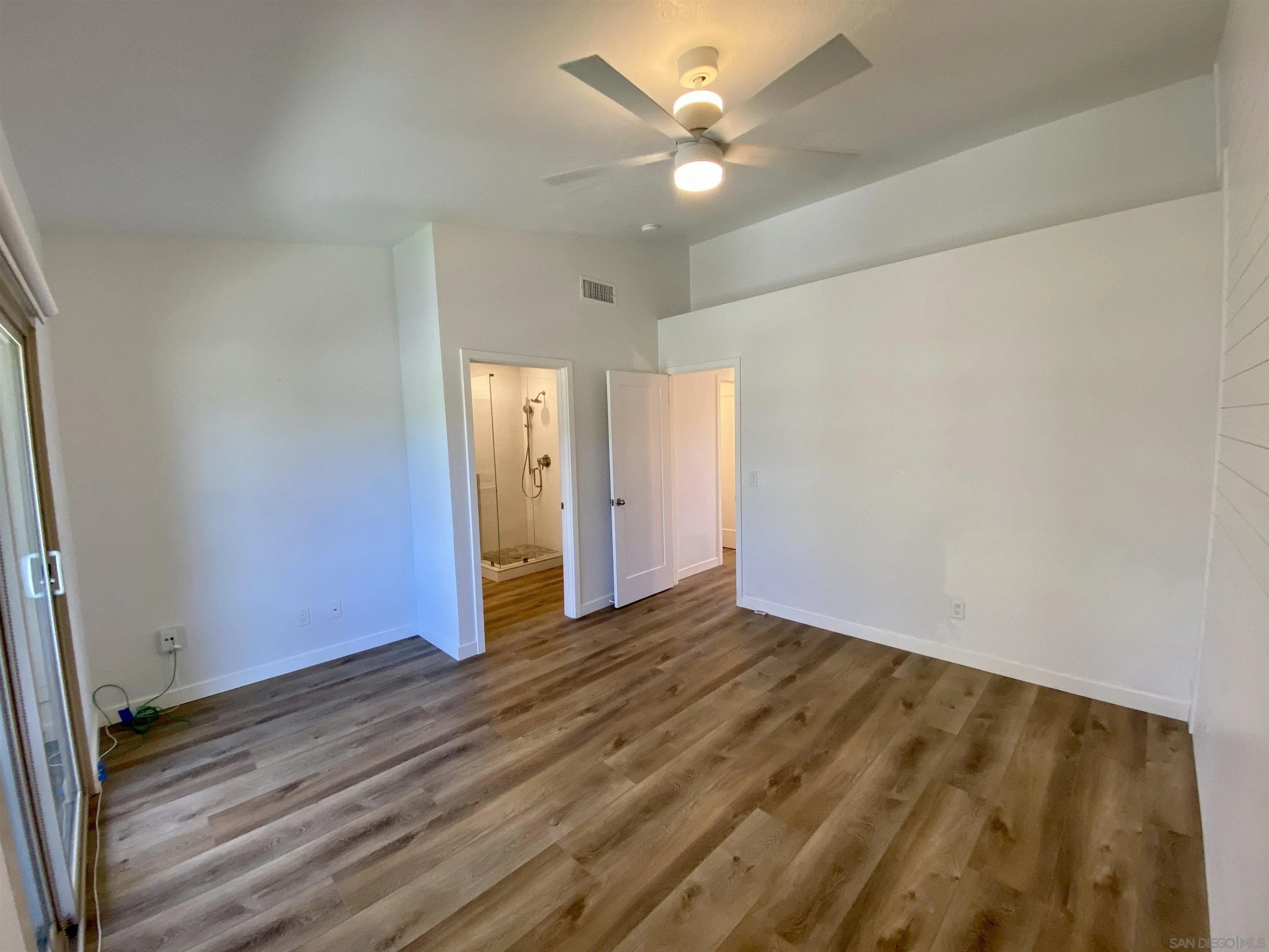 Photo #12: 250029985 Listing: Photo #12
