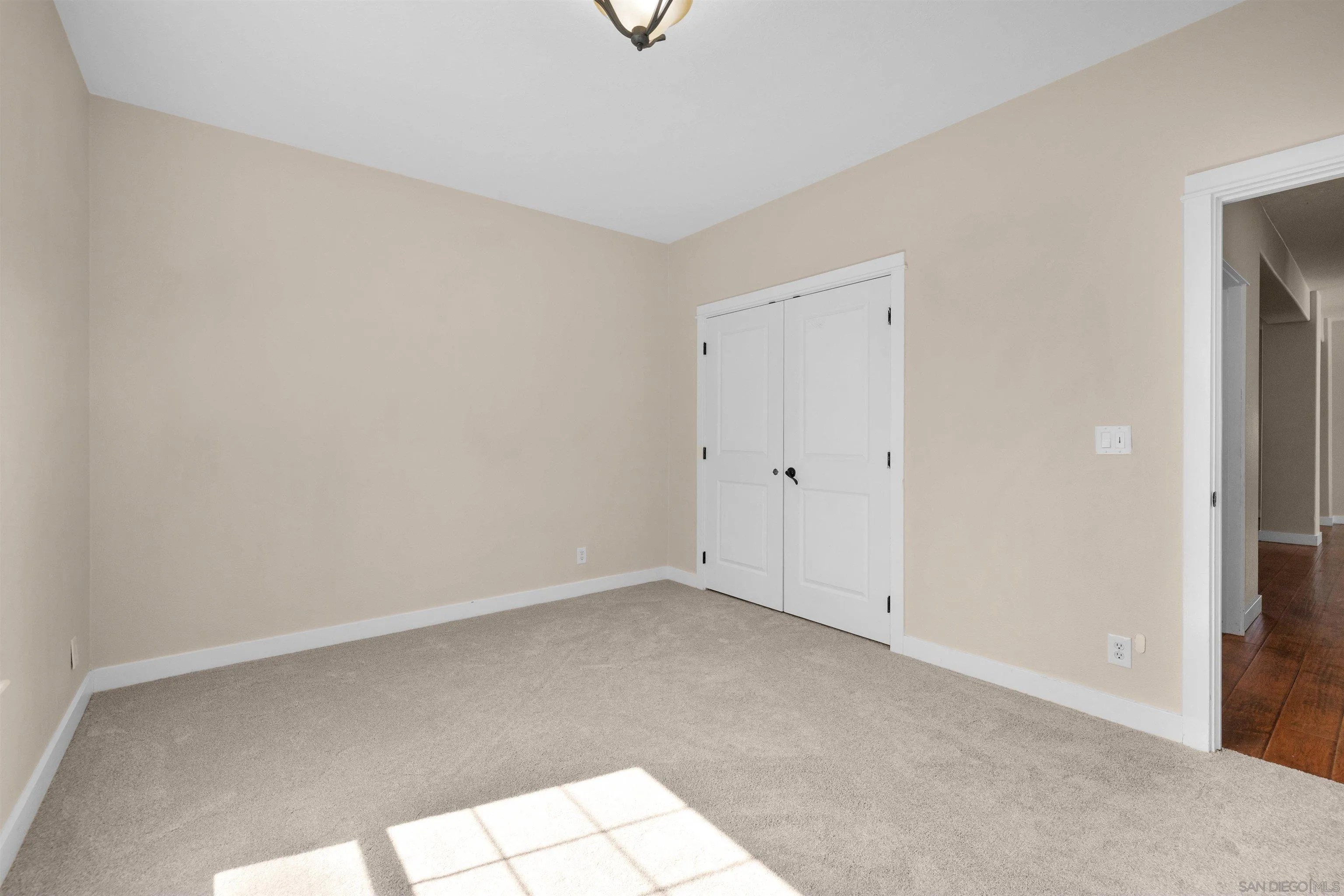 https://cdn.realtyfeed.com/cdn/127/250029993/1b7fd8f62b4dd1016d158d189596fce1.webp