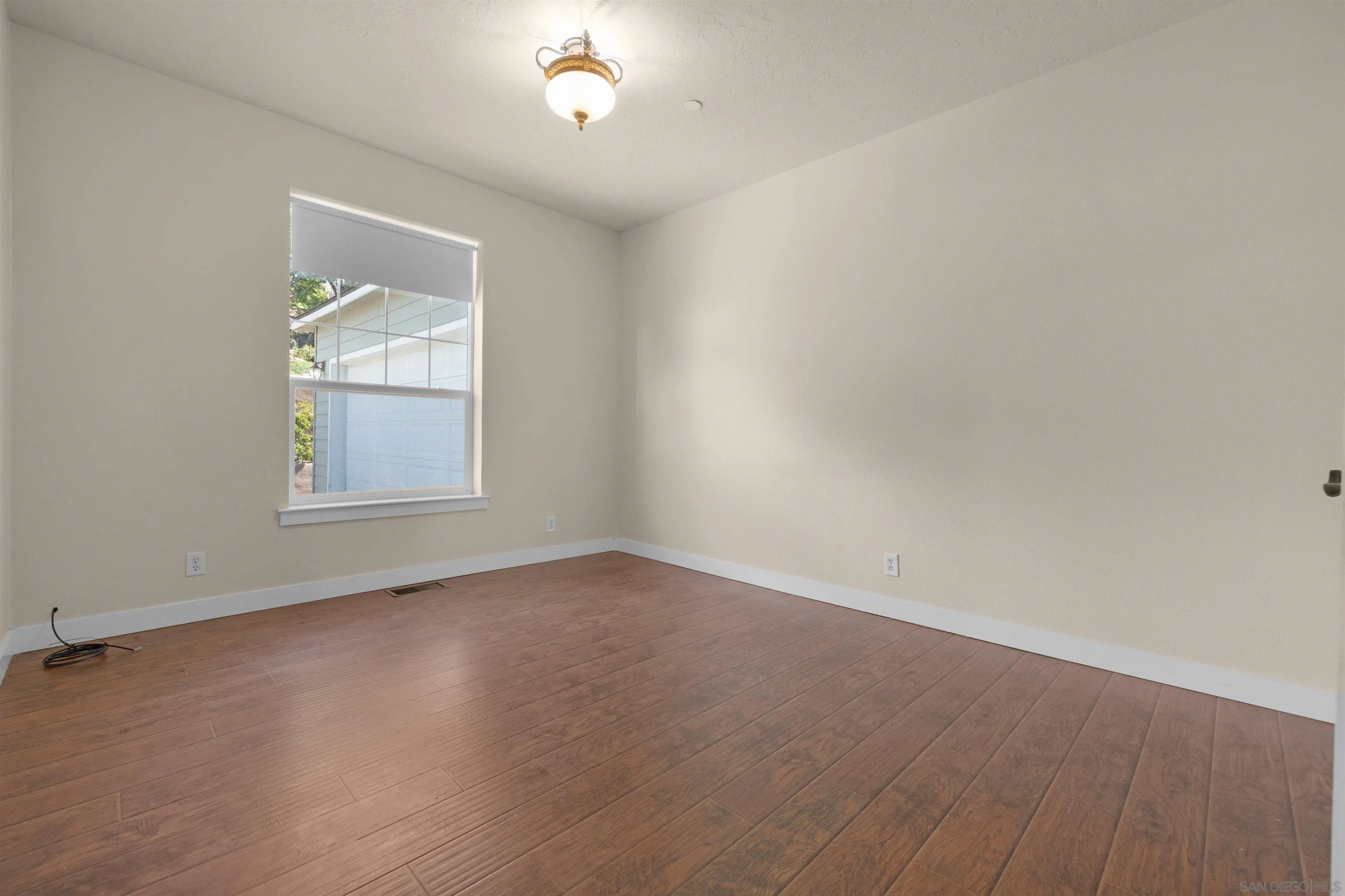 https://cdn.realtyfeed.com/cdn/127/250029993/2ba092cf21573dd9090a9007c9b33b07.webp