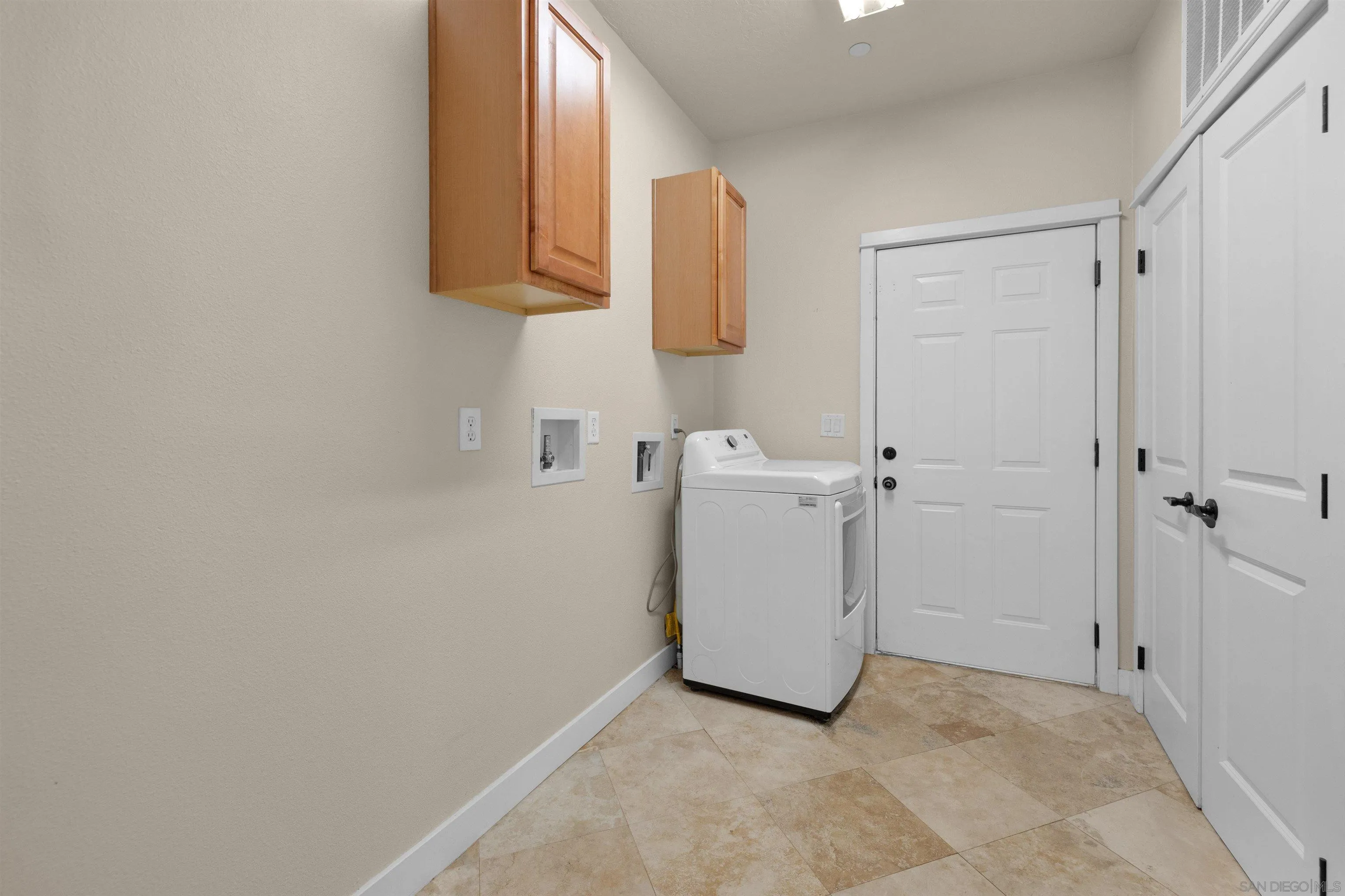 https://cdn.realtyfeed.com/cdn/127/250029993/48883d23550ef1e221b6ec99156feff7.webp