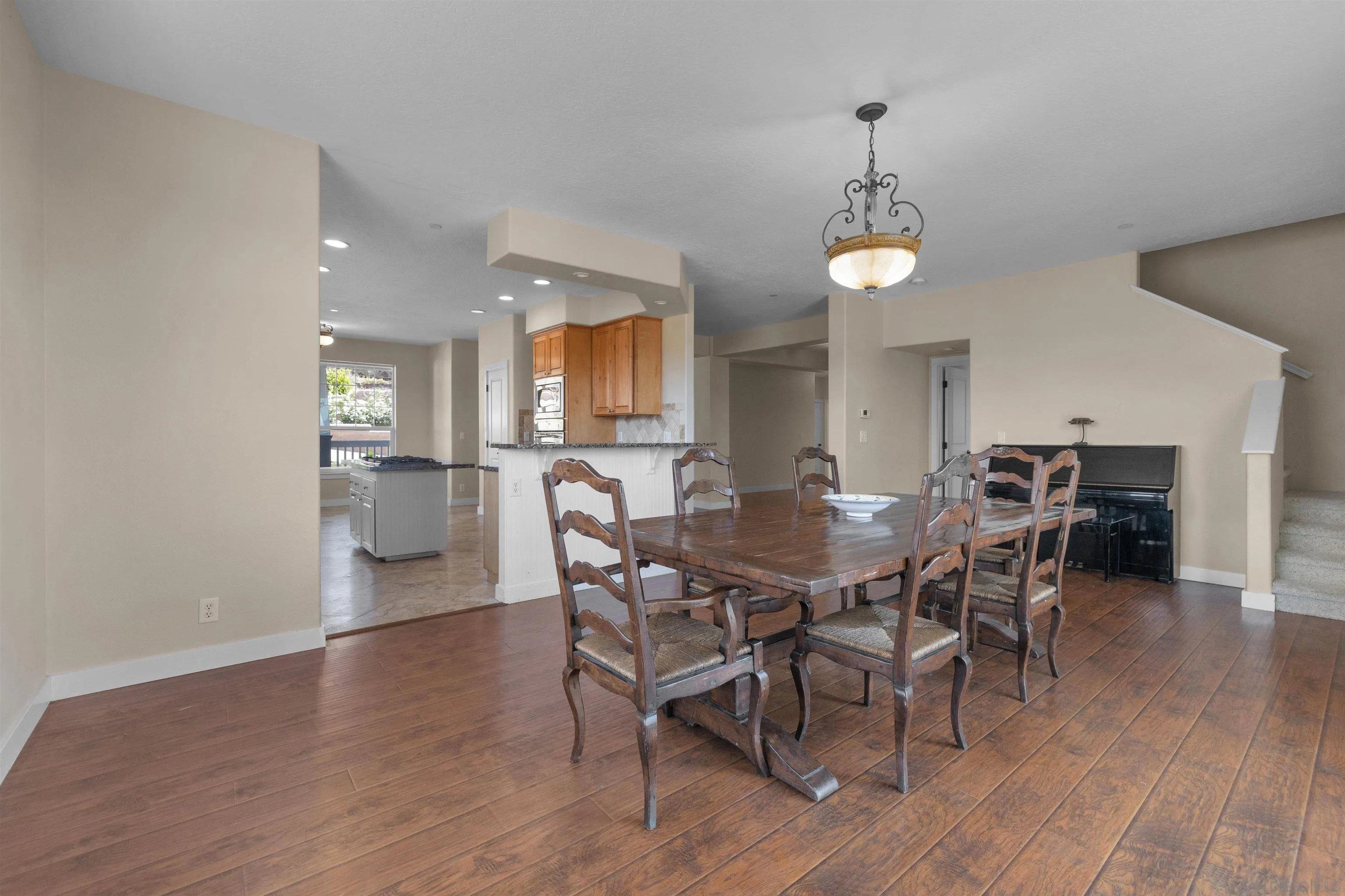 https://cdn.realtyfeed.com/cdn/127/250029993/57b2c99e7753a54a6deabf872ca63f1b.webp