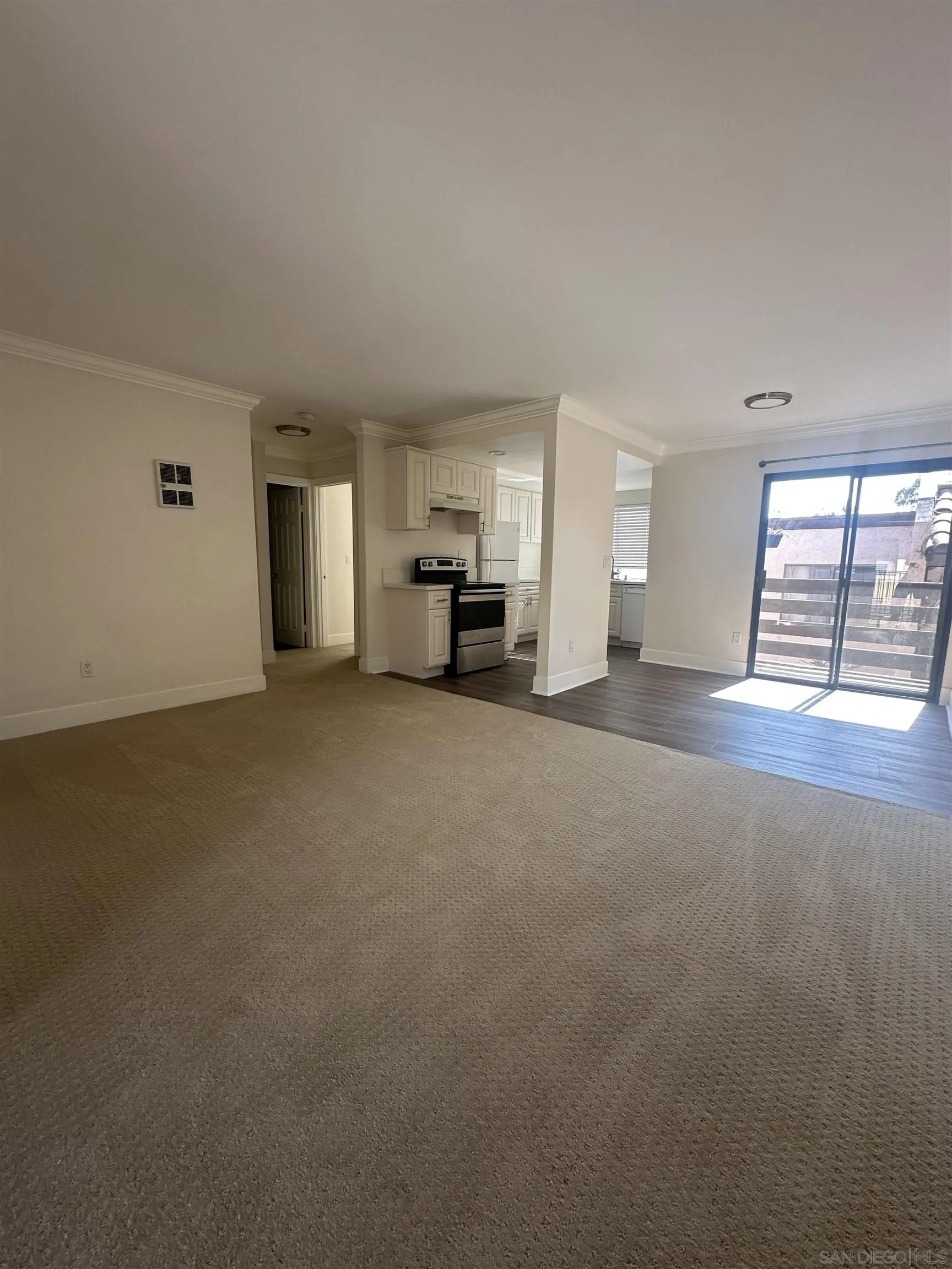 Photo #2: 250029995 Listing 