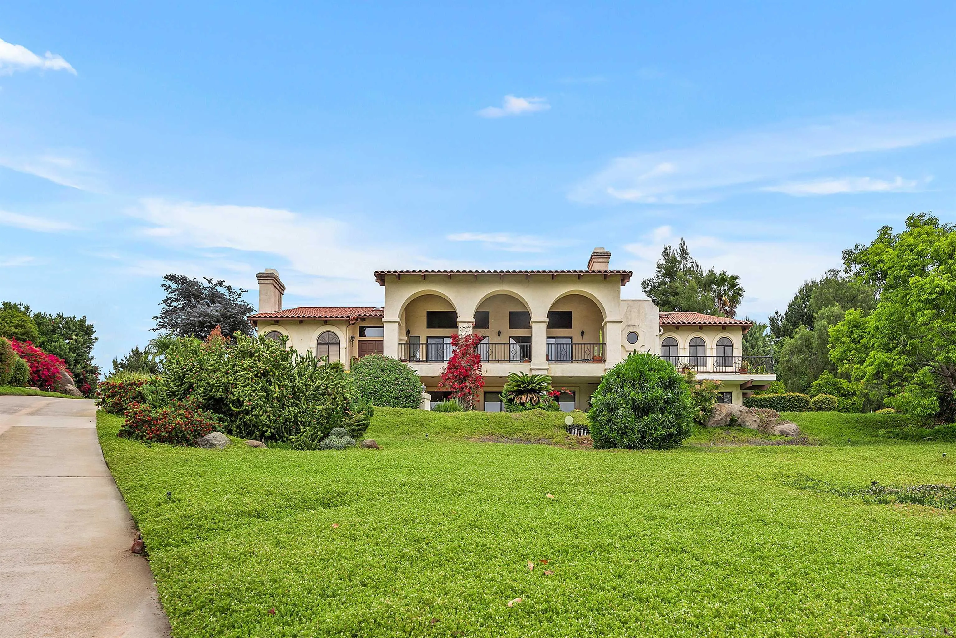 https://cdn.realtyfeed.com/cdn/127/250030011/04f778abde4c4dbdfc88d320a5a66701.webp