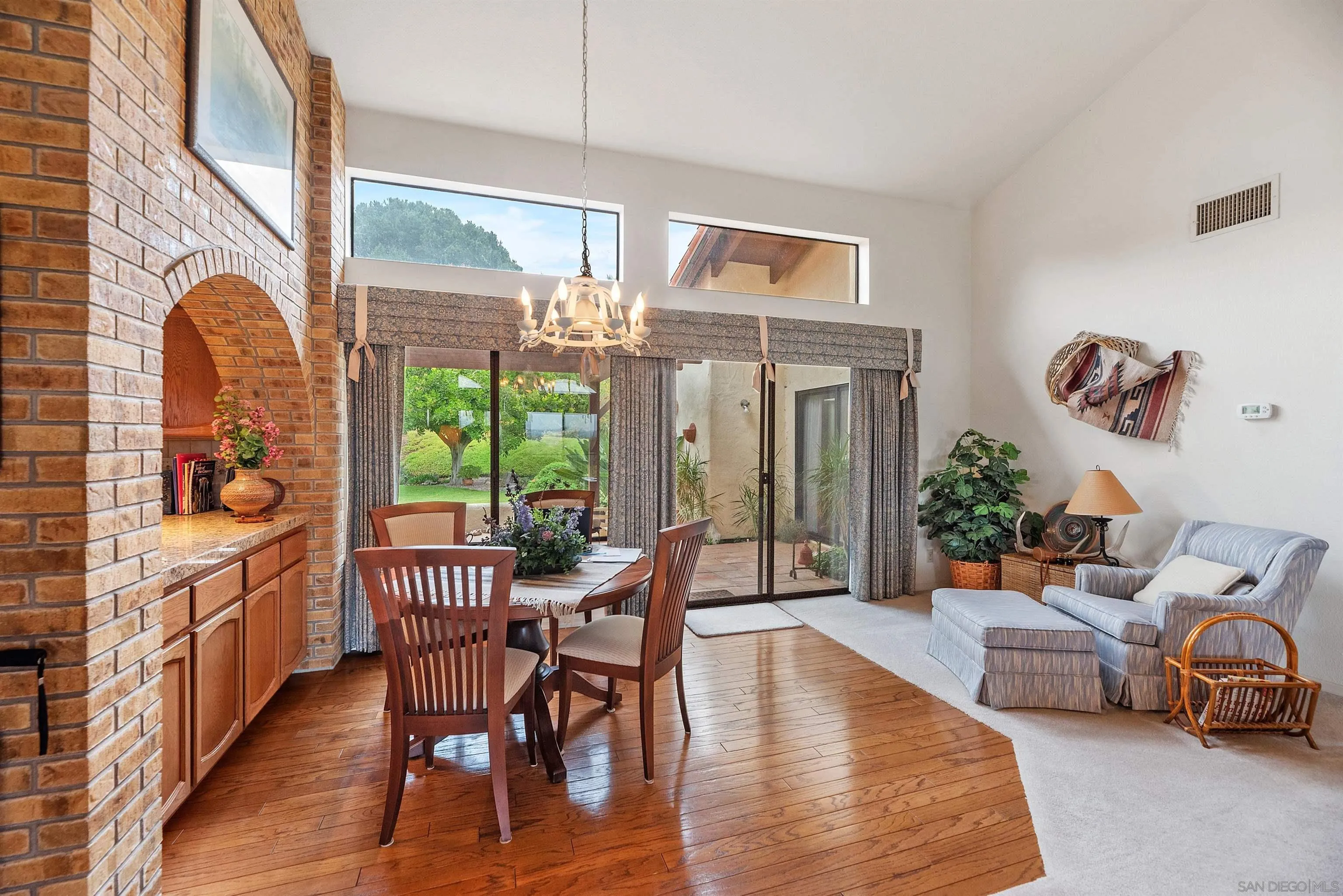 https://cdn.realtyfeed.com/cdn/127/250030011/0ece24c37cf682d81008af8fdae61c8a.webp