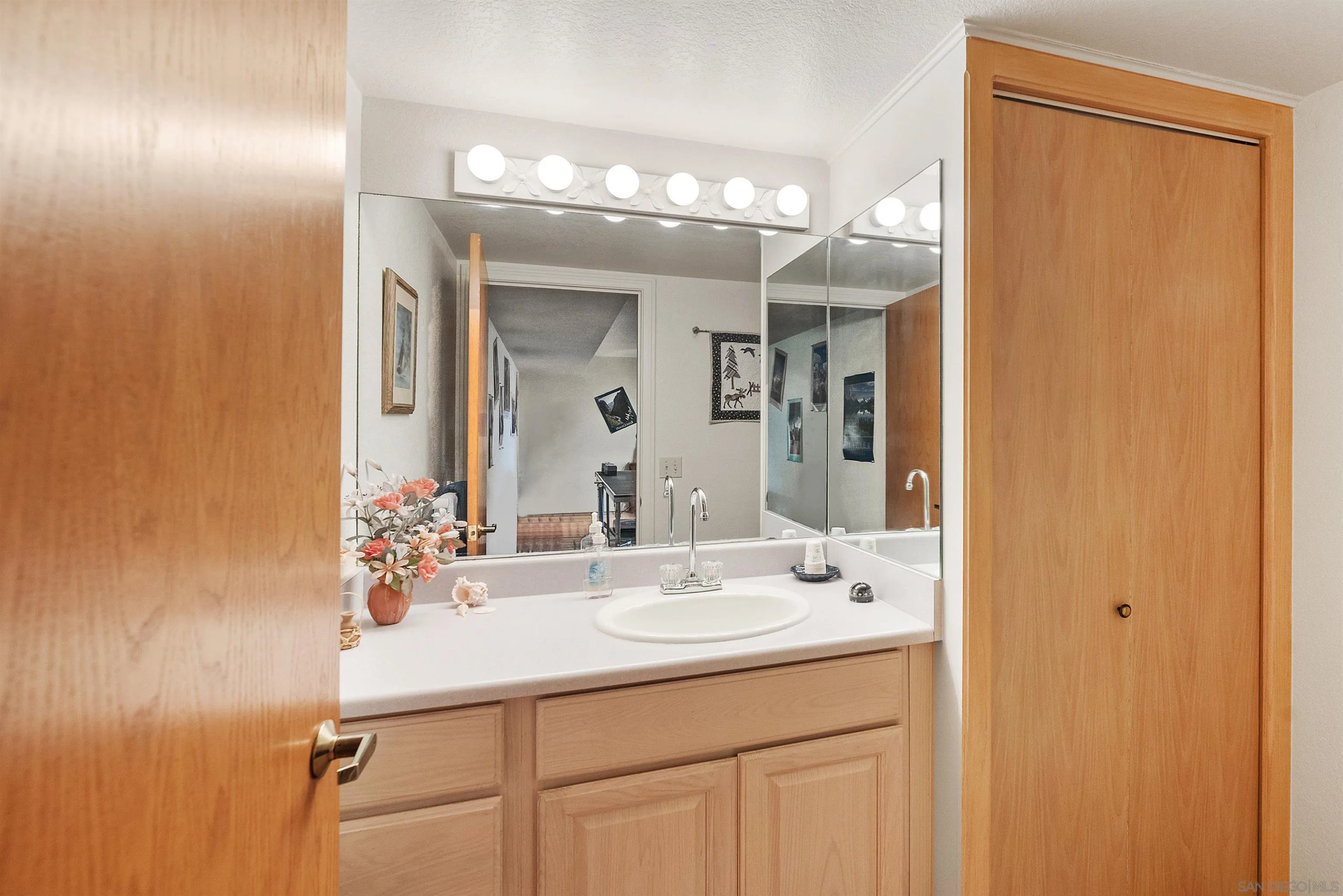https://cdn.realtyfeed.com/cdn/127/250030011/1095cf8c3d85256241361a75fa44c67f.webp