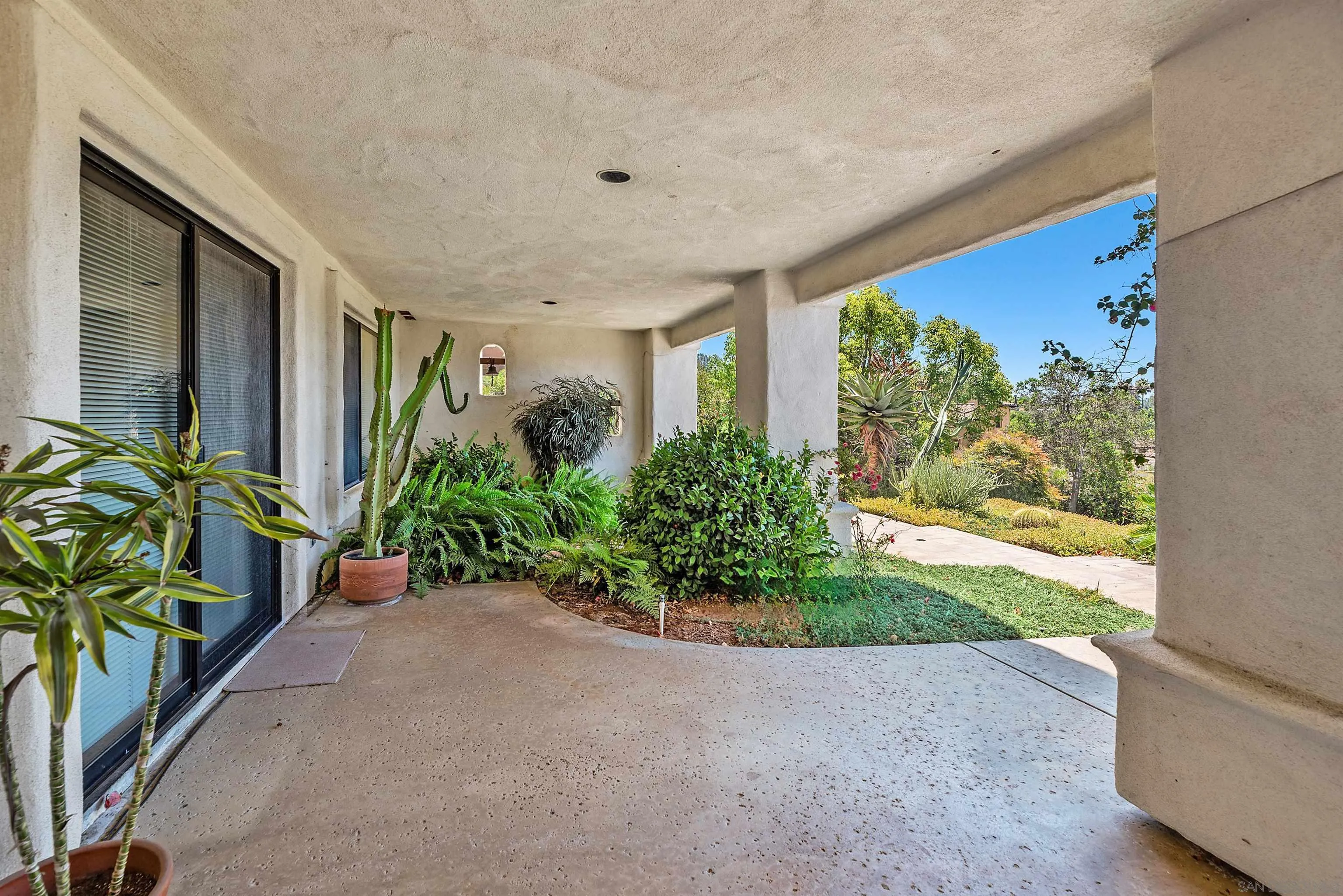https://cdn.realtyfeed.com/cdn/127/250030011/29f92b8cfa9faf5e9b96a3eba03da05b.webp