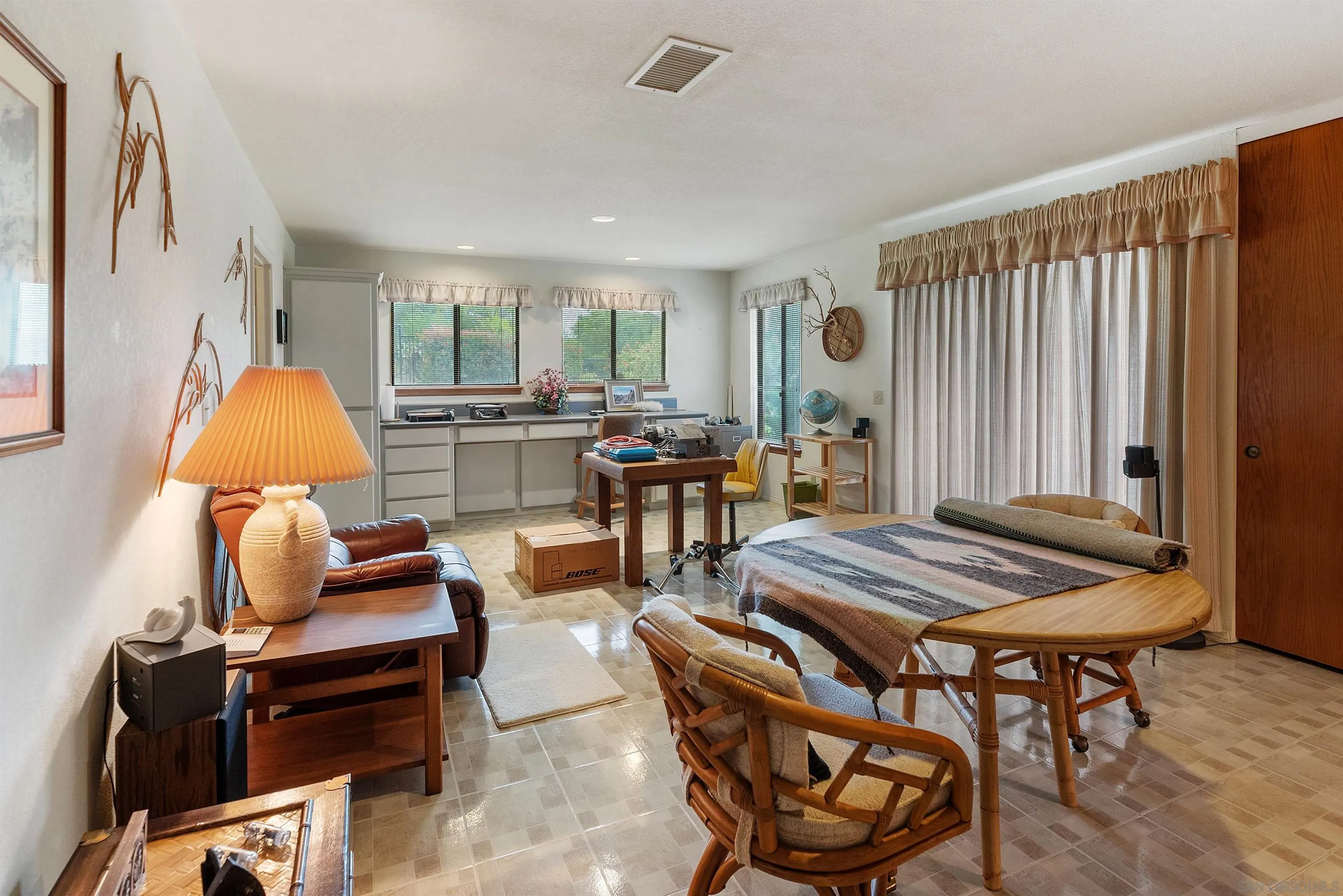 https://cdn.realtyfeed.com/cdn/127/250030011/3bcb8d0786aeabf76247eb19cc763091.webp