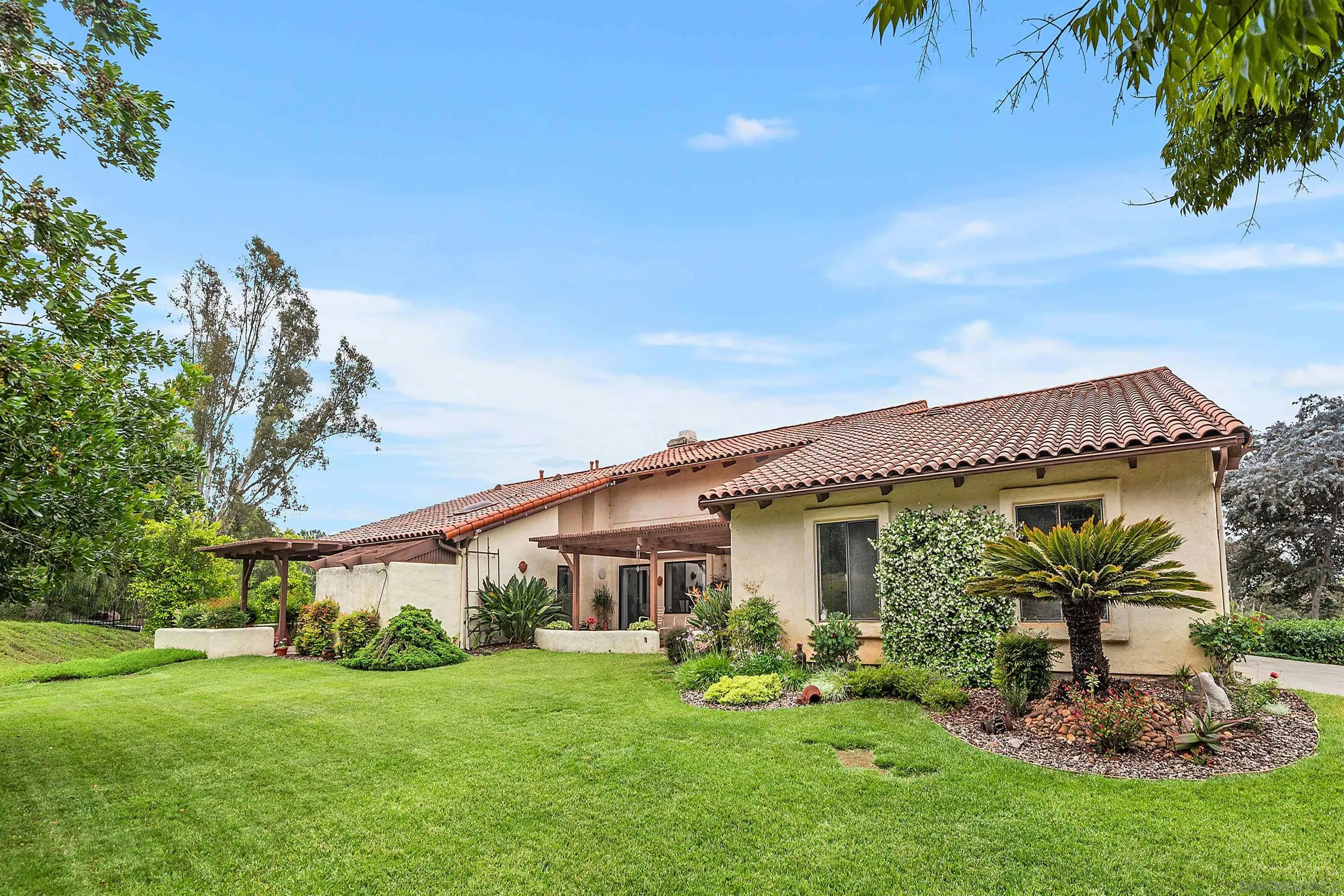 https://cdn.realtyfeed.com/cdn/127/250030011/6c4f21737db1f397f2abedd3603af253.webp