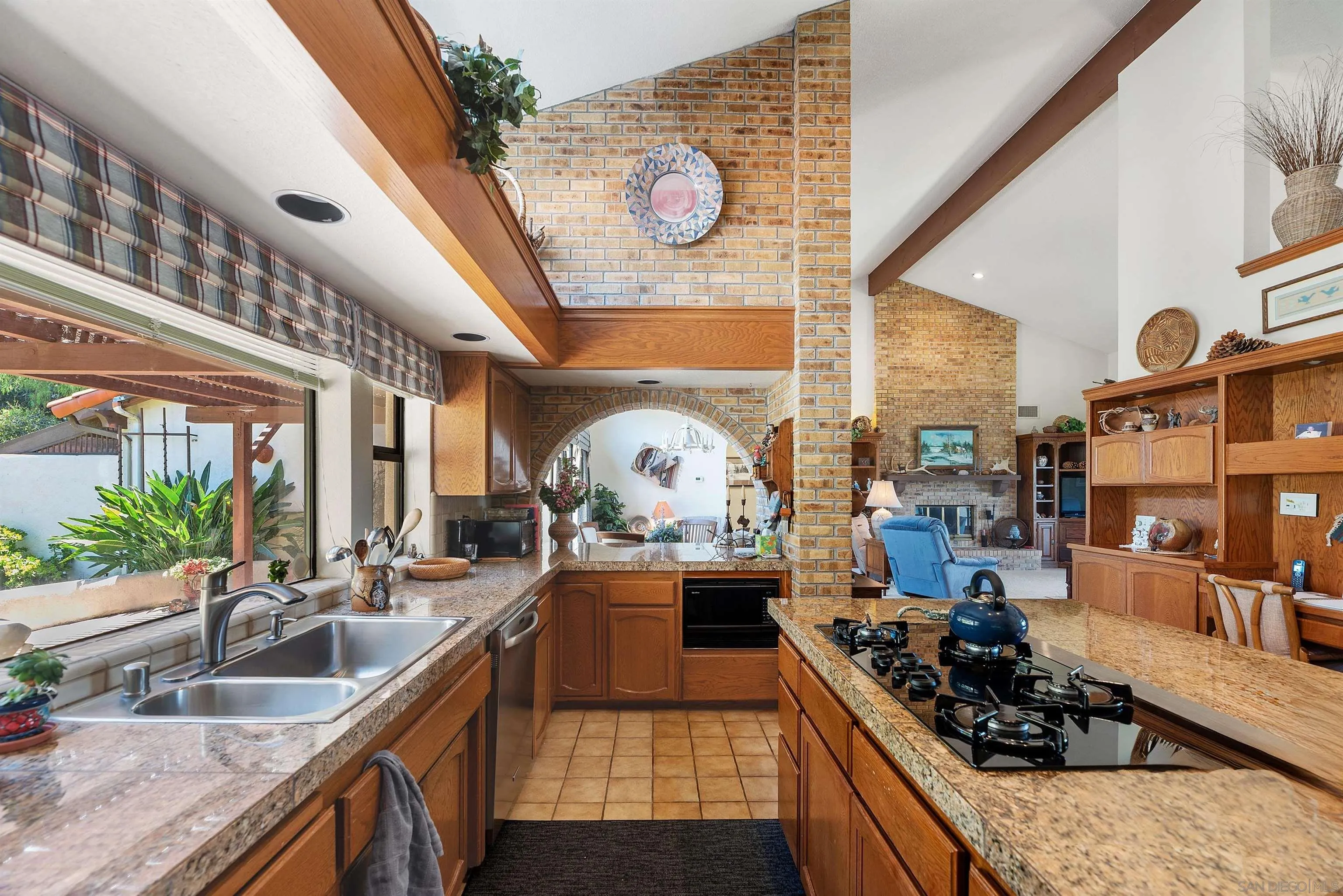 https://cdn.realtyfeed.com/cdn/127/250030011/98b05b72025b6abf0109bde2dd8a52cb.webp