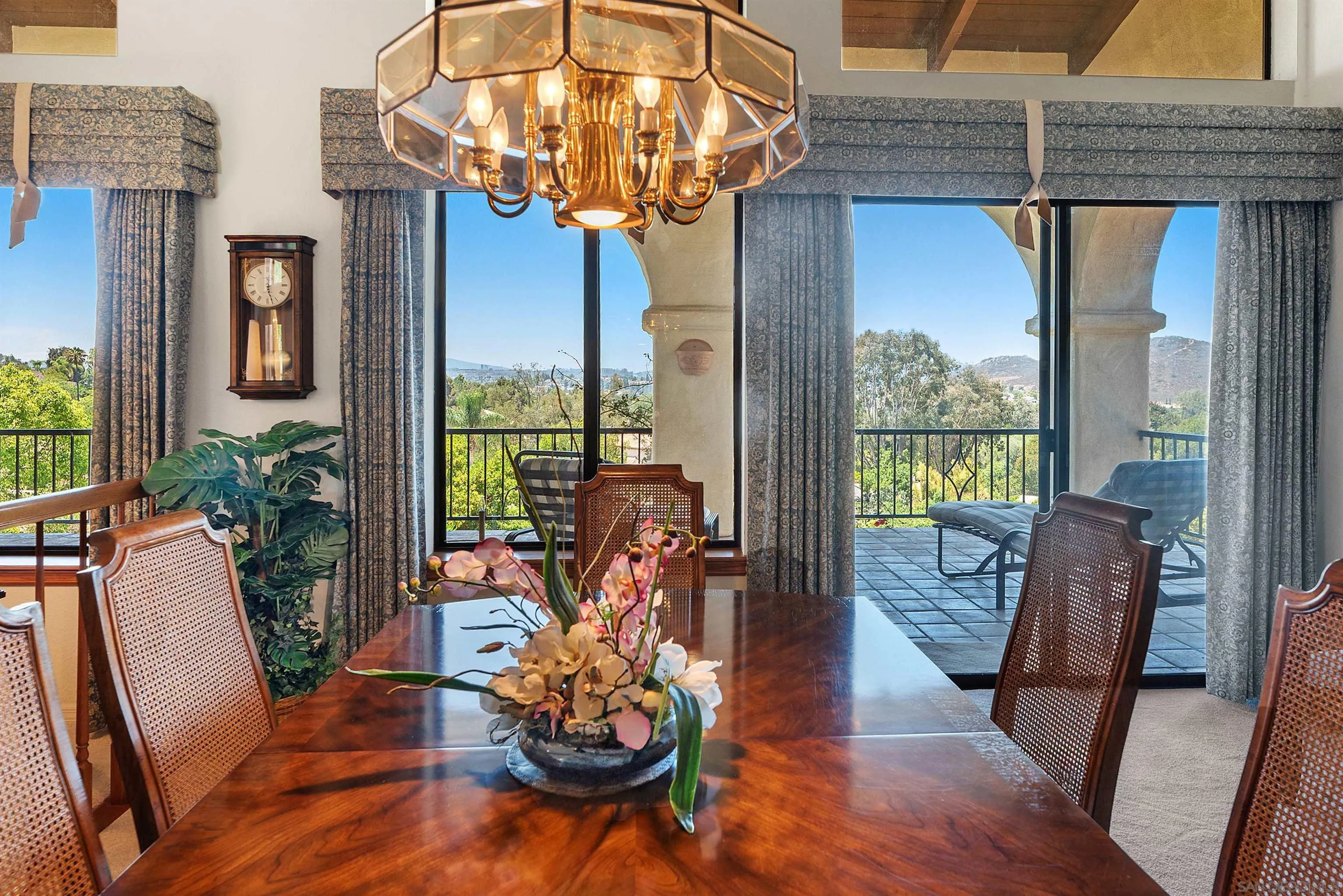 https://cdn.realtyfeed.com/cdn/127/250030011/98c64f07647a3bb9ef3a464bfa3178c9.webp