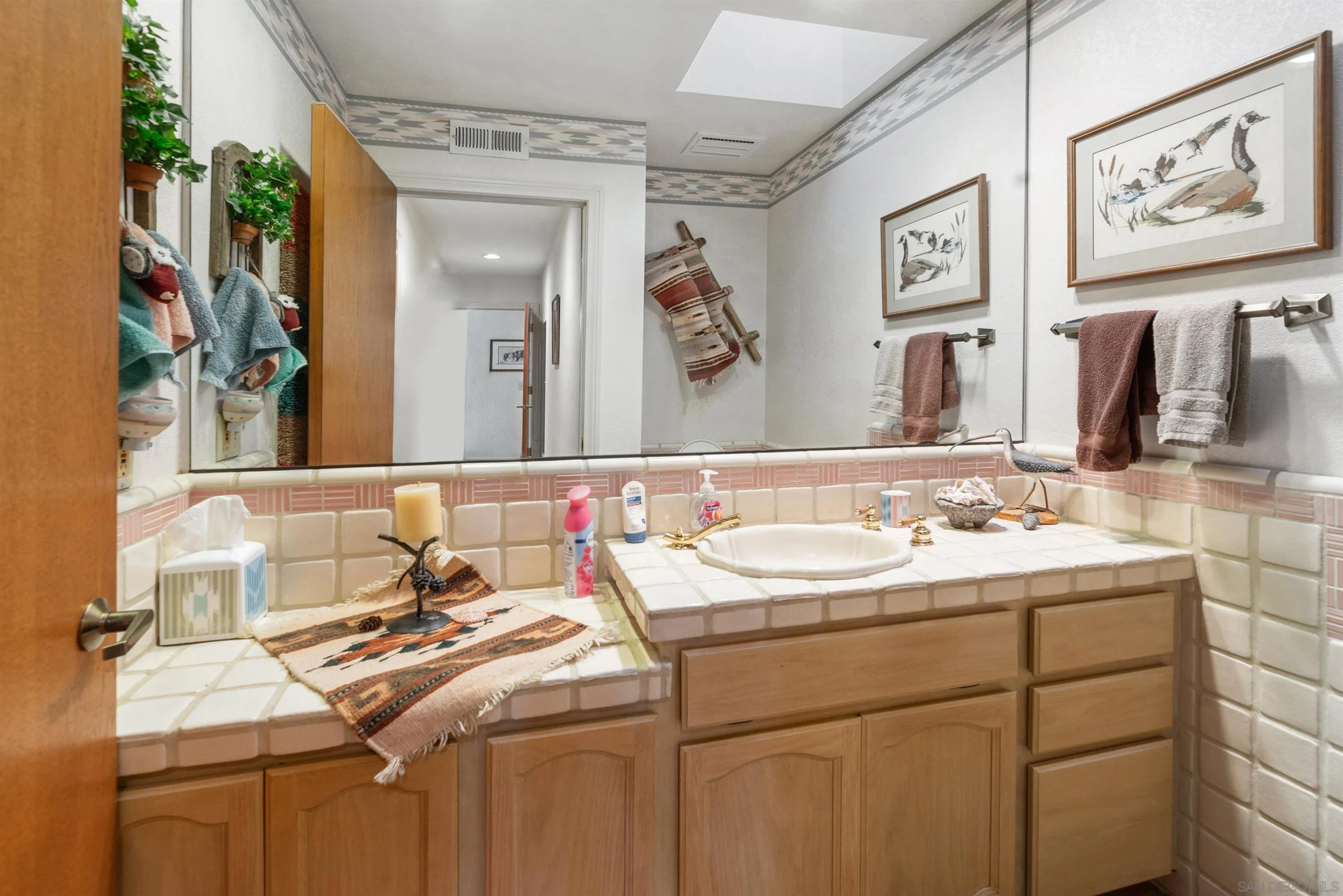 https://cdn.realtyfeed.com/cdn/127/250030011/e1f1ed55fd7c743907707aac2401b9b9.webp