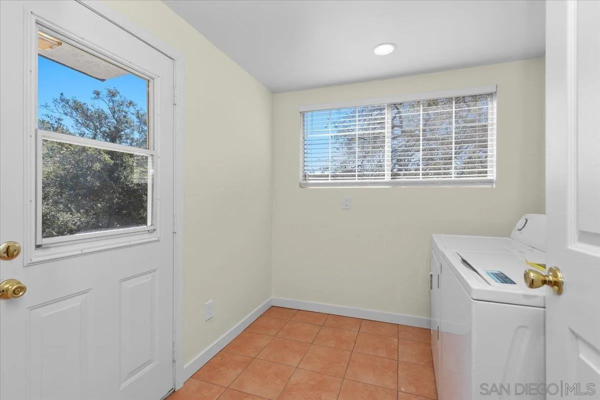 https://cdn.realtyfeed.com/cdn/127/250030023/8a1d1e2020577b35365af603053430df.webp