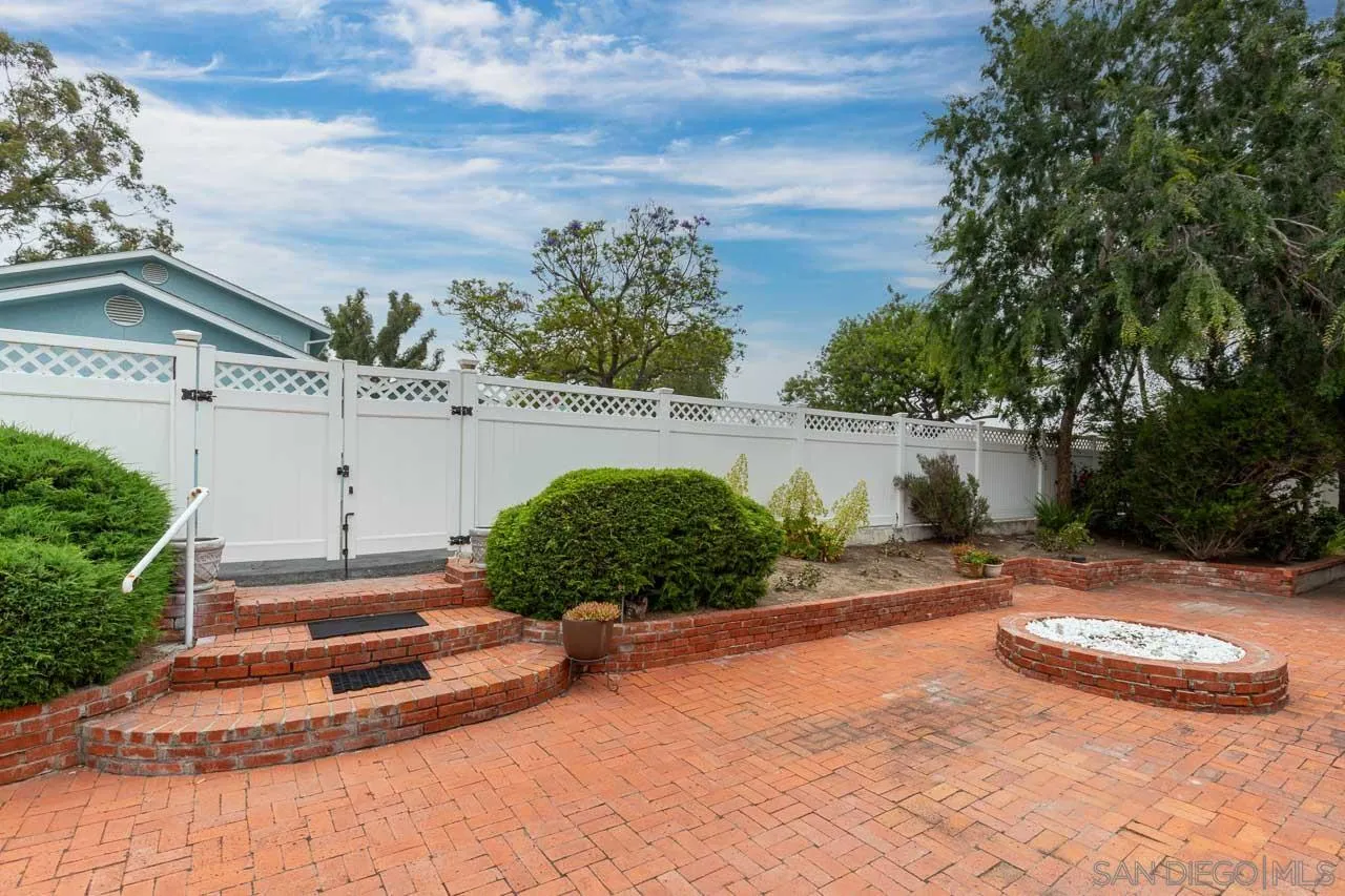 https://cdn.realtyfeed.com/cdn/127/250030025/98a4e6d3e3806c1309d7c781784f7ad3.webp