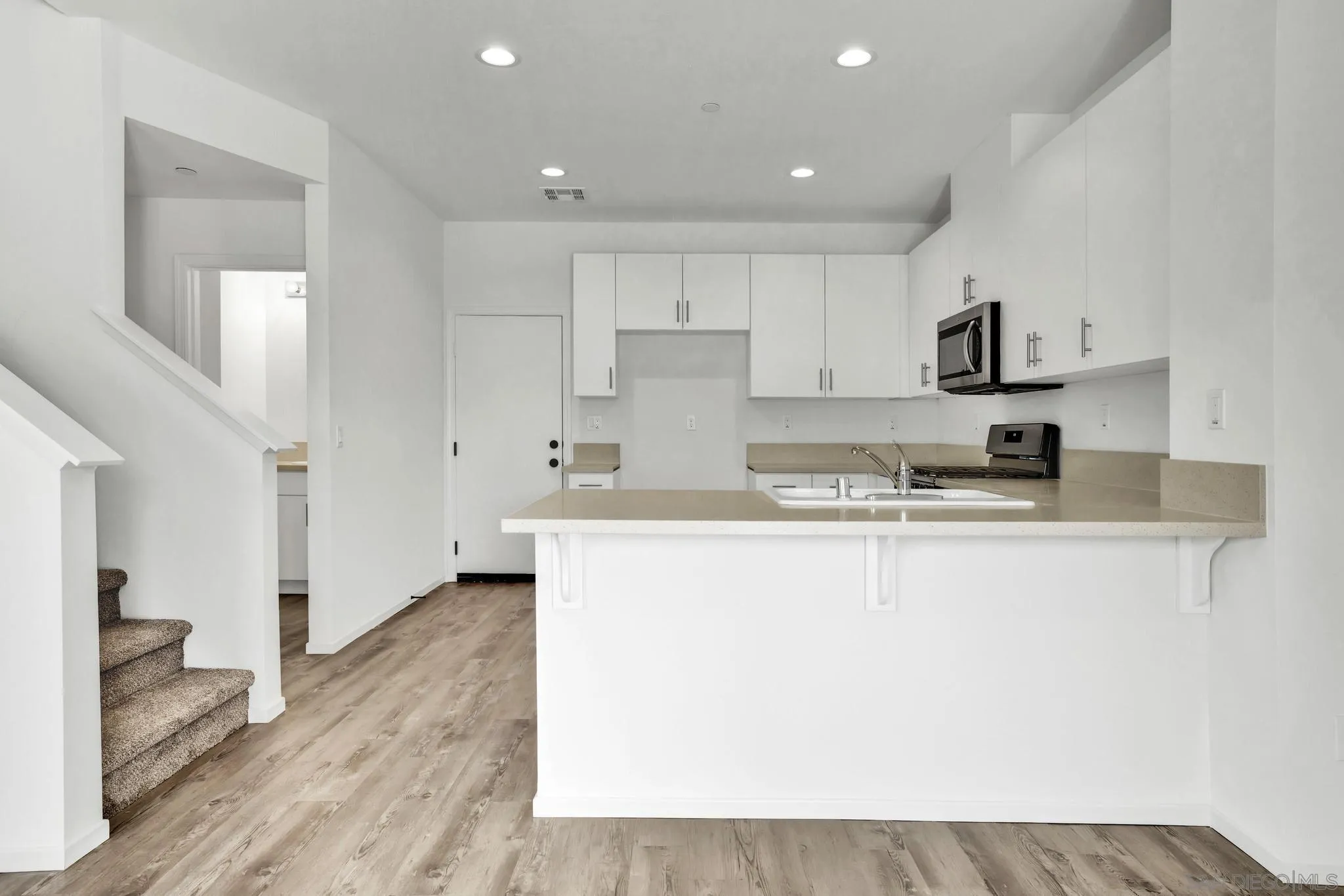 https://cdn.realtyfeed.com/cdn/127/250030028/a781c0e2b28ca5cecf7d8663de28487e.webp