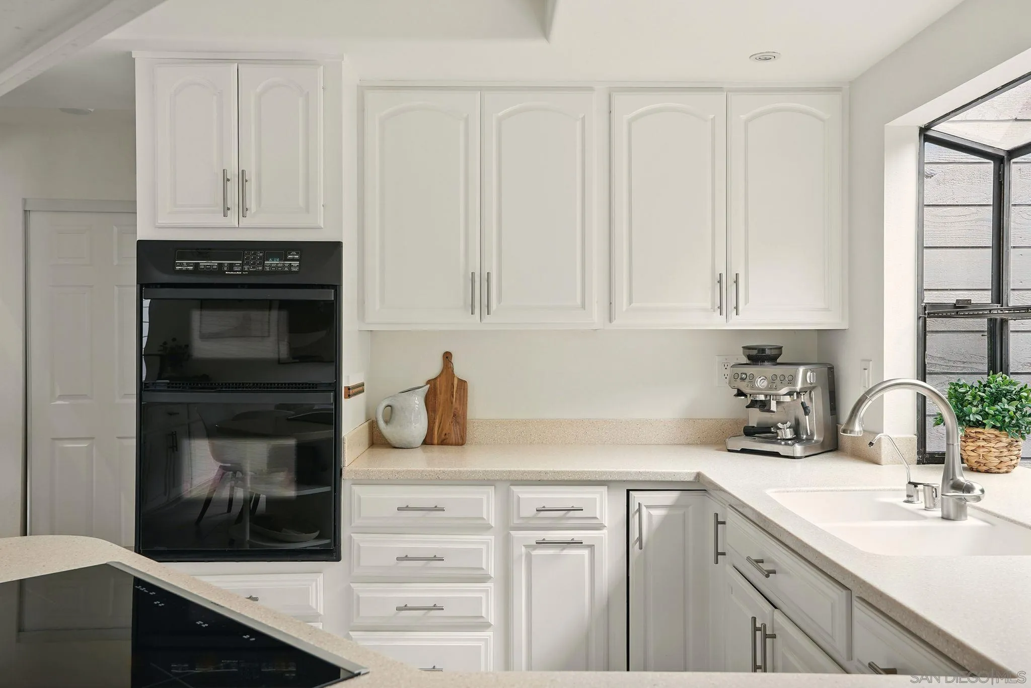https://cdn.realtyfeed.com/cdn/127/250030033/71e11b58cffb8a00b6972ba282793e5d.webp