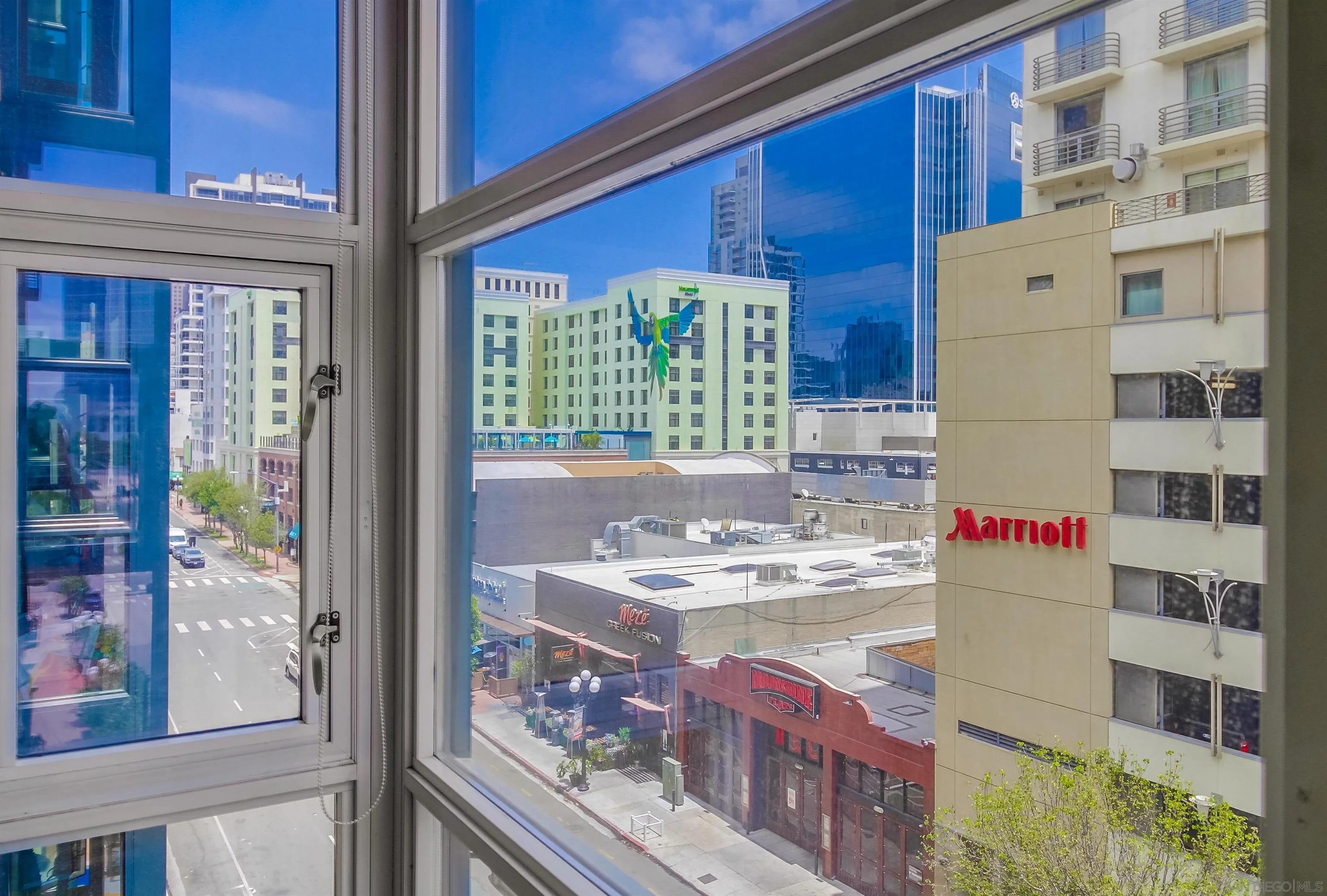 https://cdn.realtyfeed.com/cdn/127/250030045/1f3e7813e64bd1e162a70679f5fcbd8d.webp