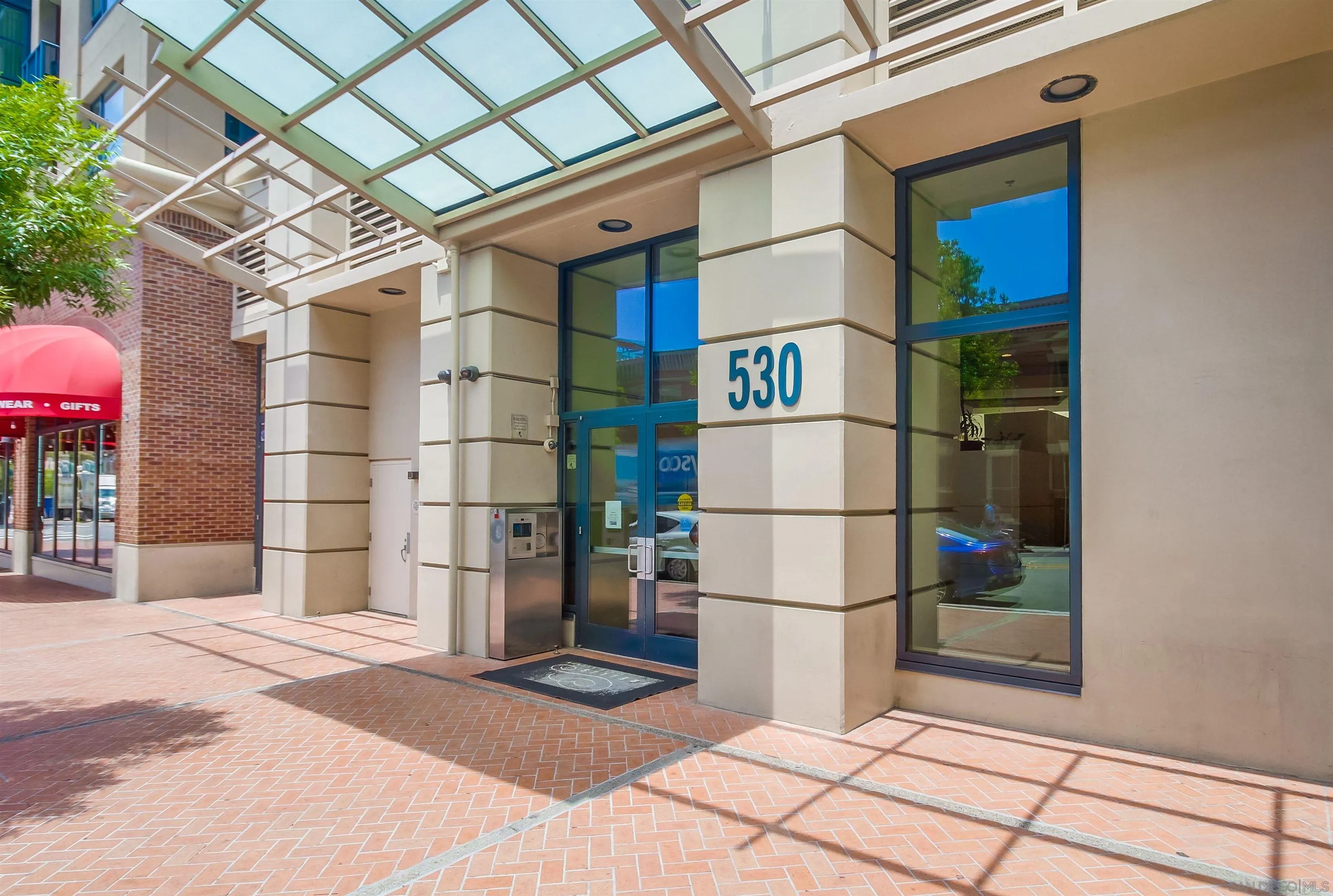 https://cdn.realtyfeed.com/cdn/127/250030045/7b27c12b3f4e64f09a29d787764b8b5a.webp